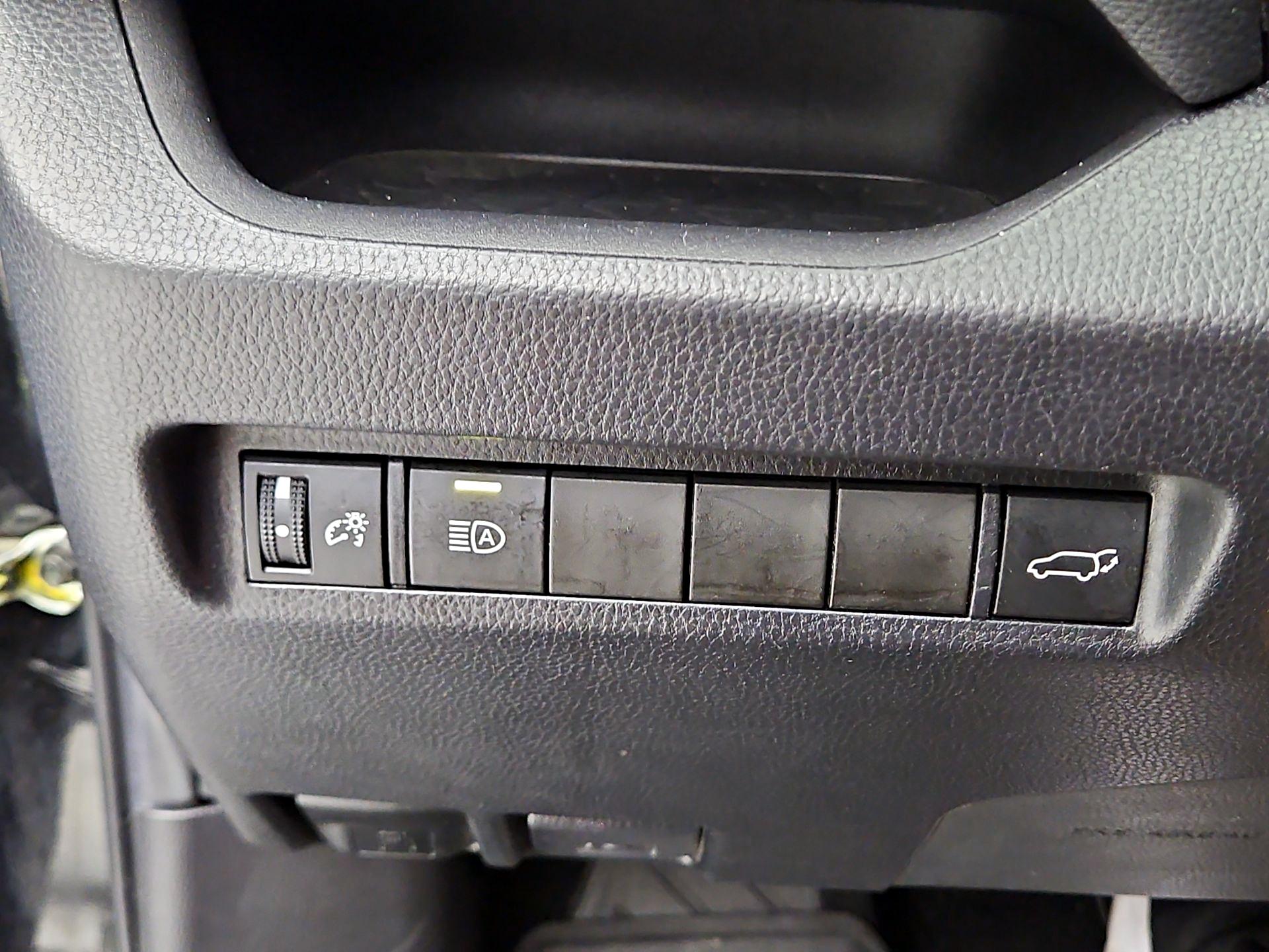 Thumbnail: 2022 Toyota RAV4 - 13