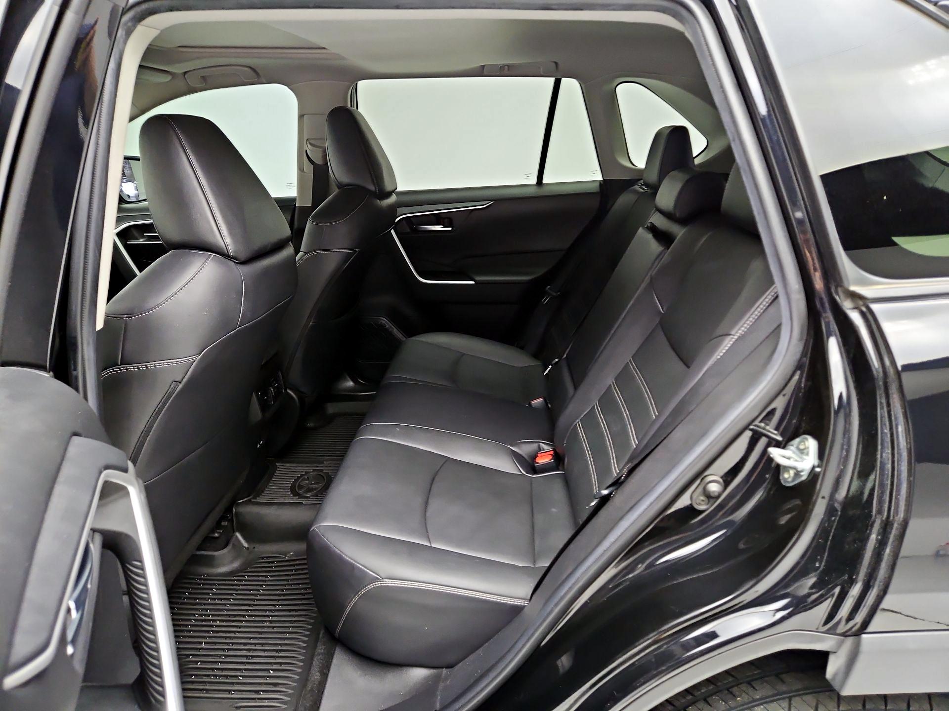 Thumbnail: 2022 Toyota RAV4 - 20