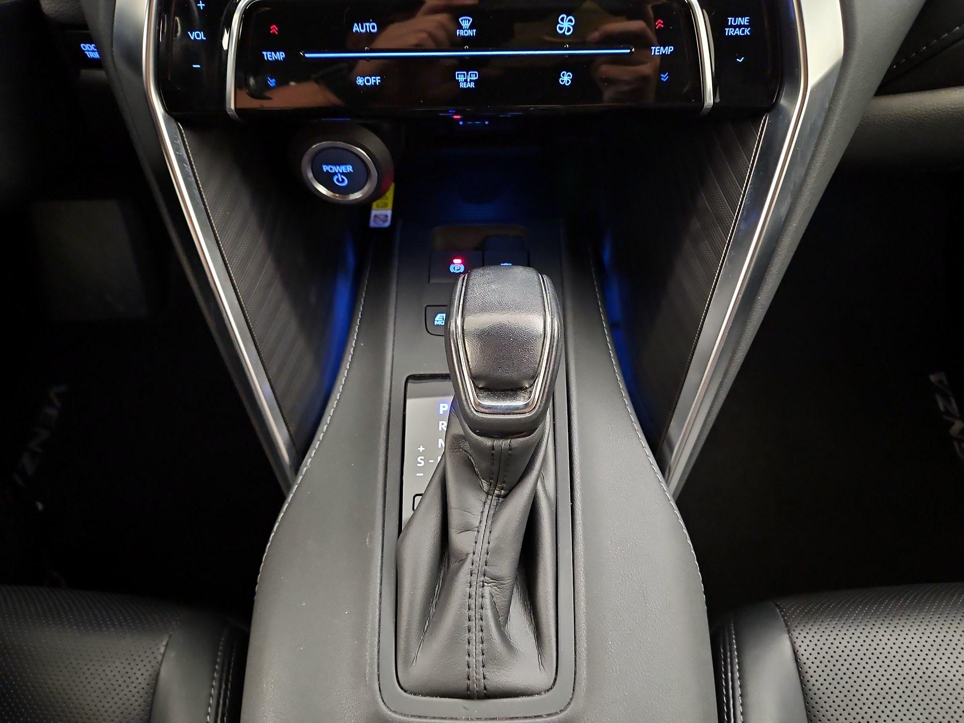 Thumbnail: 2021 Toyota Venza - 18