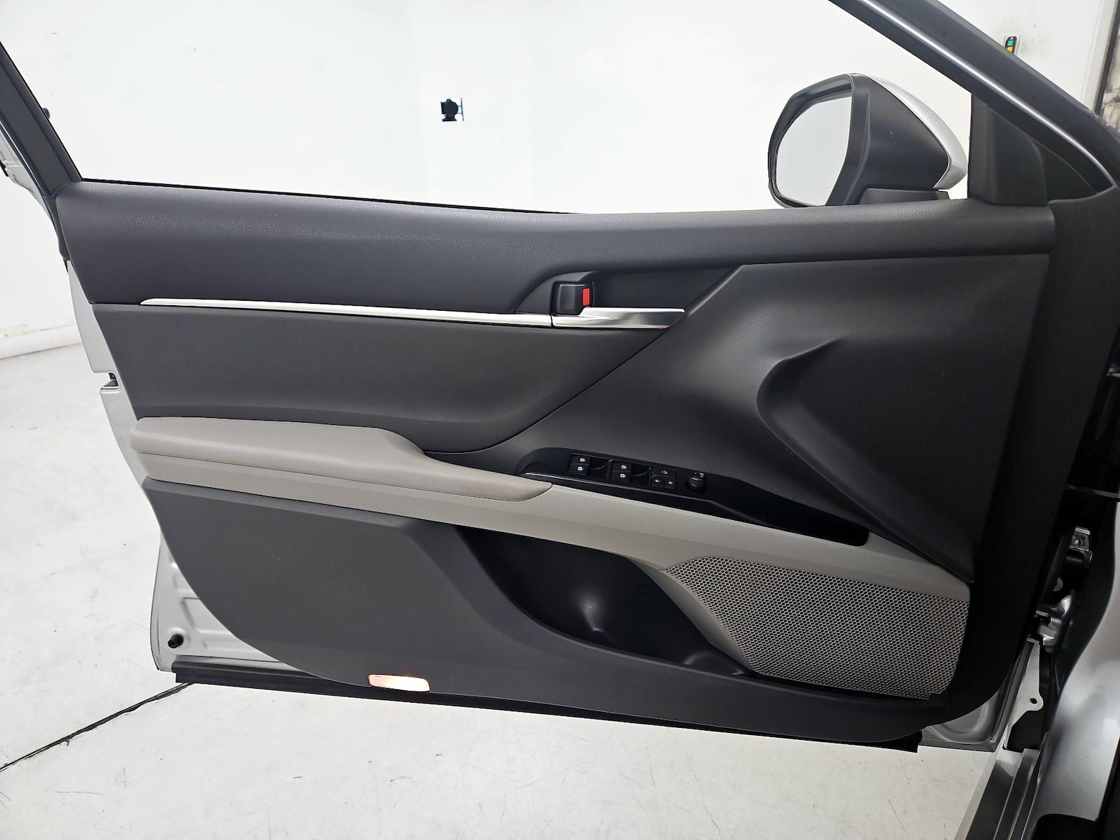 2018 Toyota Camry SE - Photo 13