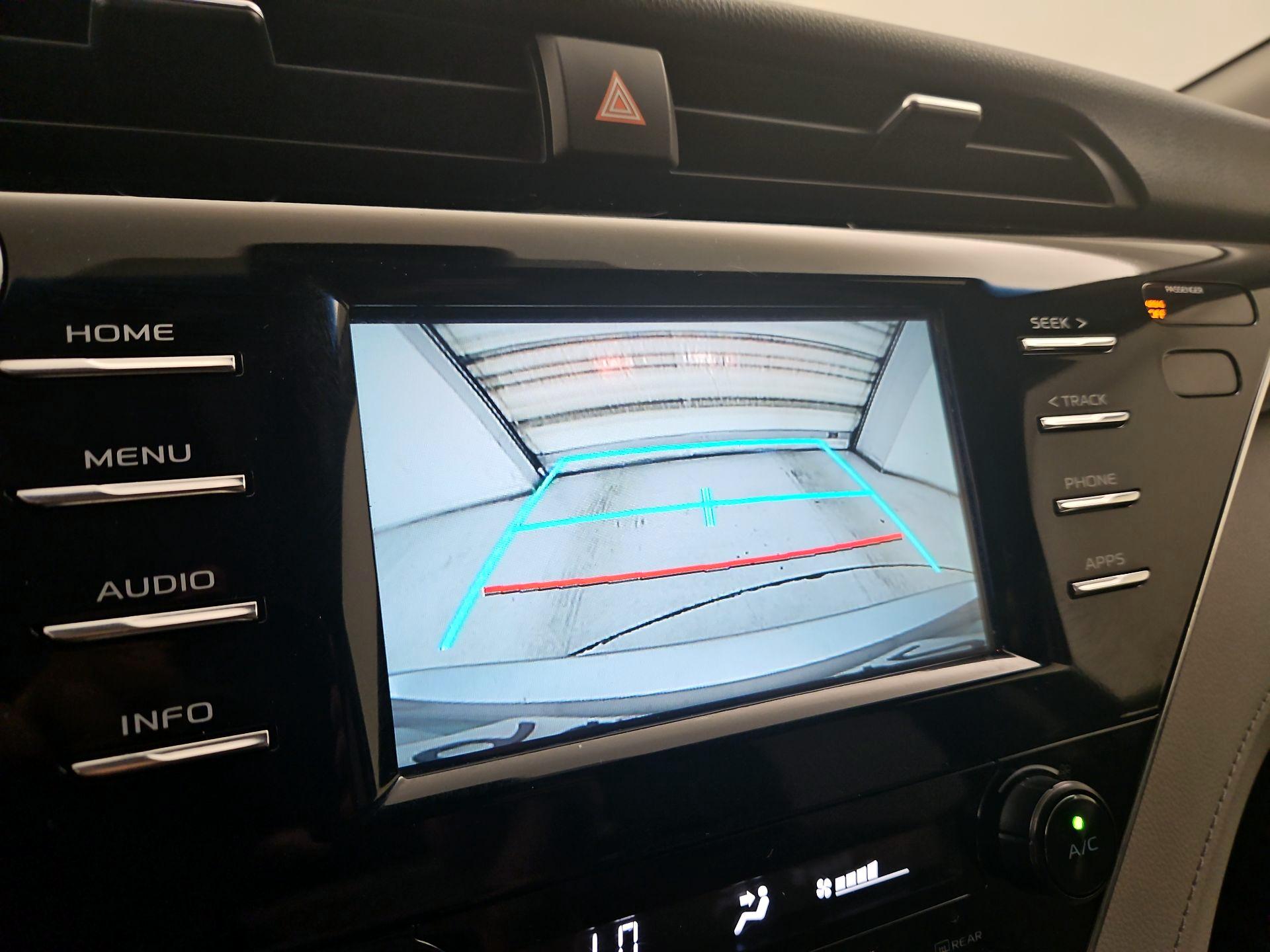 Thumbnail: 2018 Toyota Camry - 14