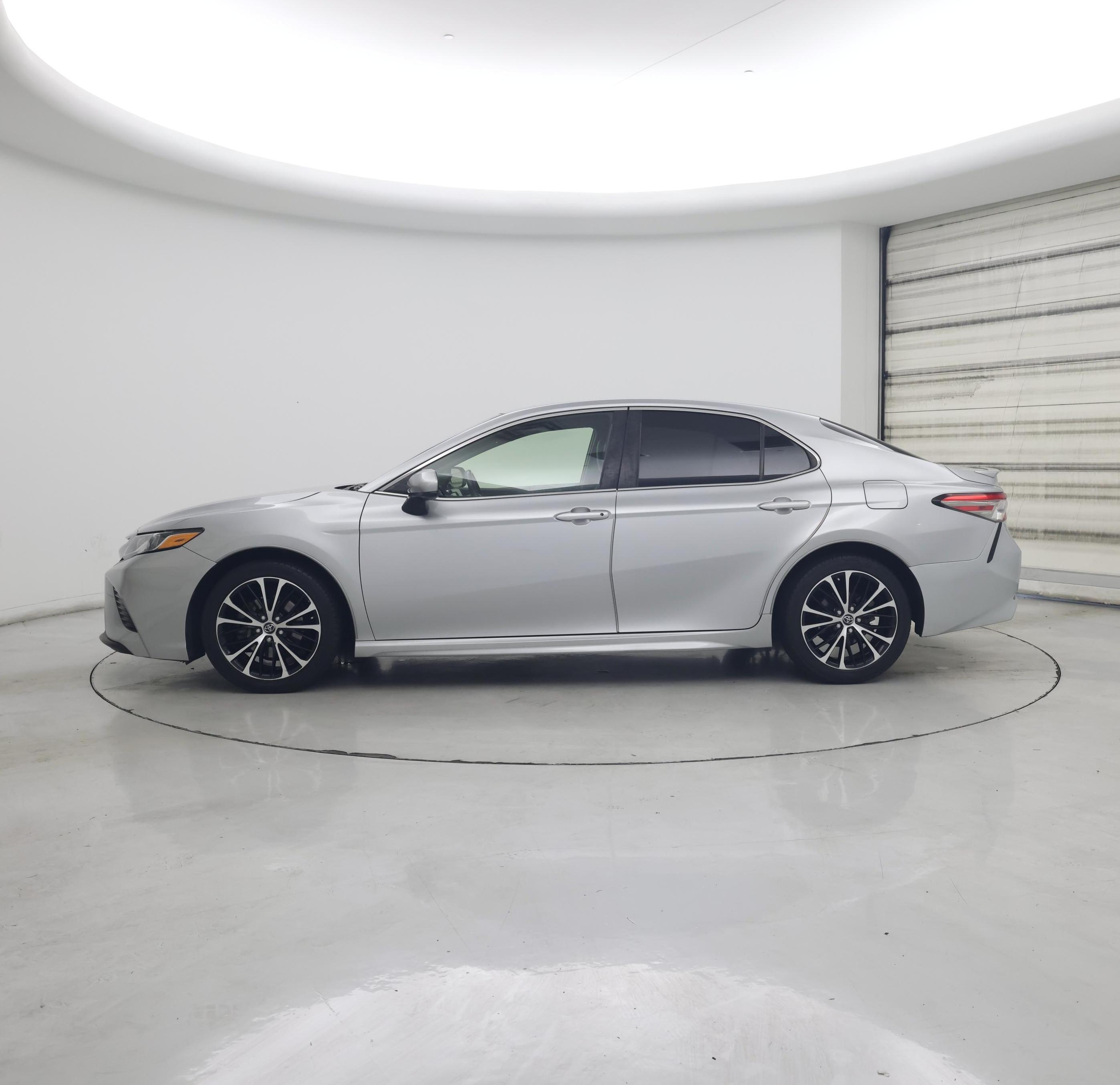 Thumbnail: 2018 Toyota Camry - 3