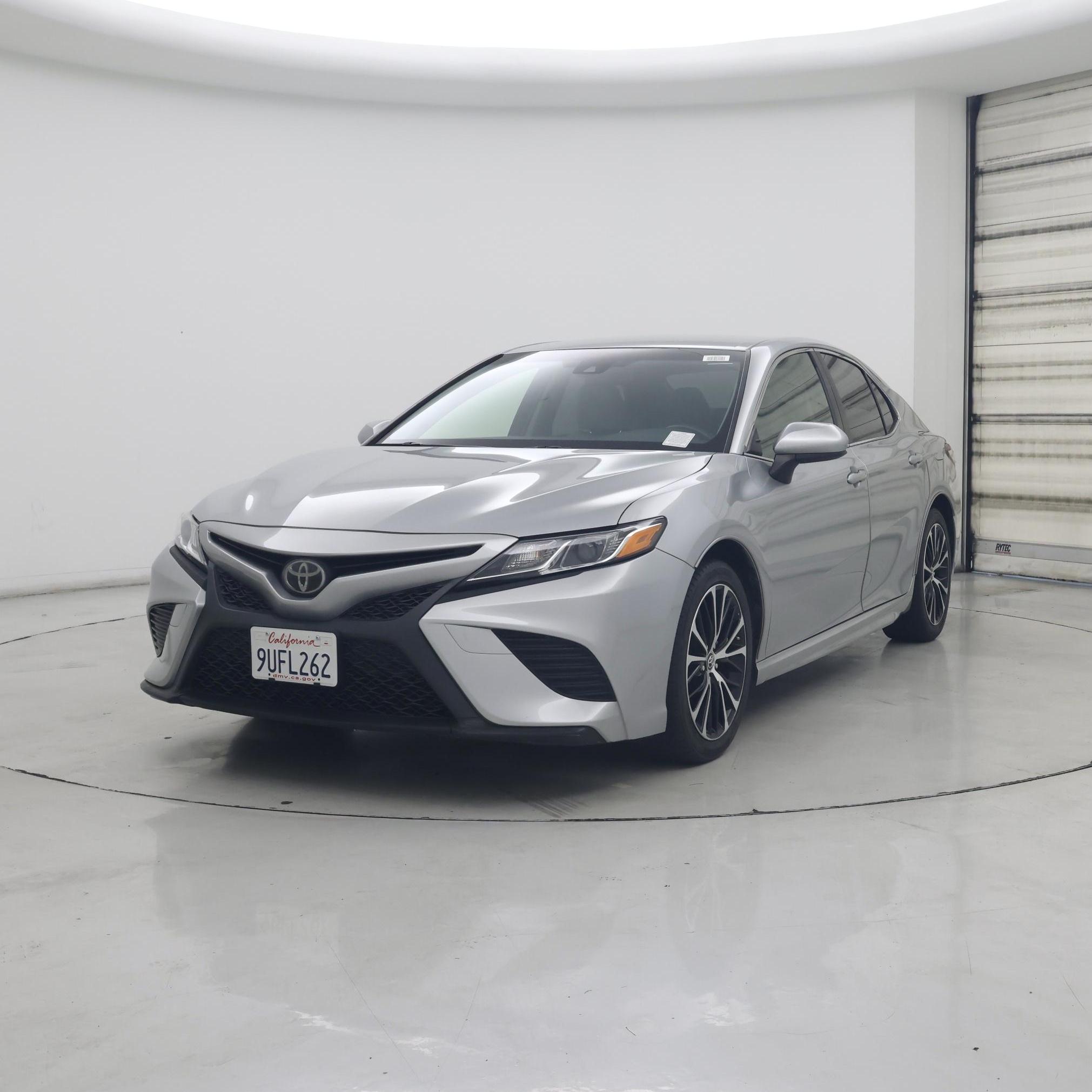 Thumbnail: 2018 Toyota Camry - 4