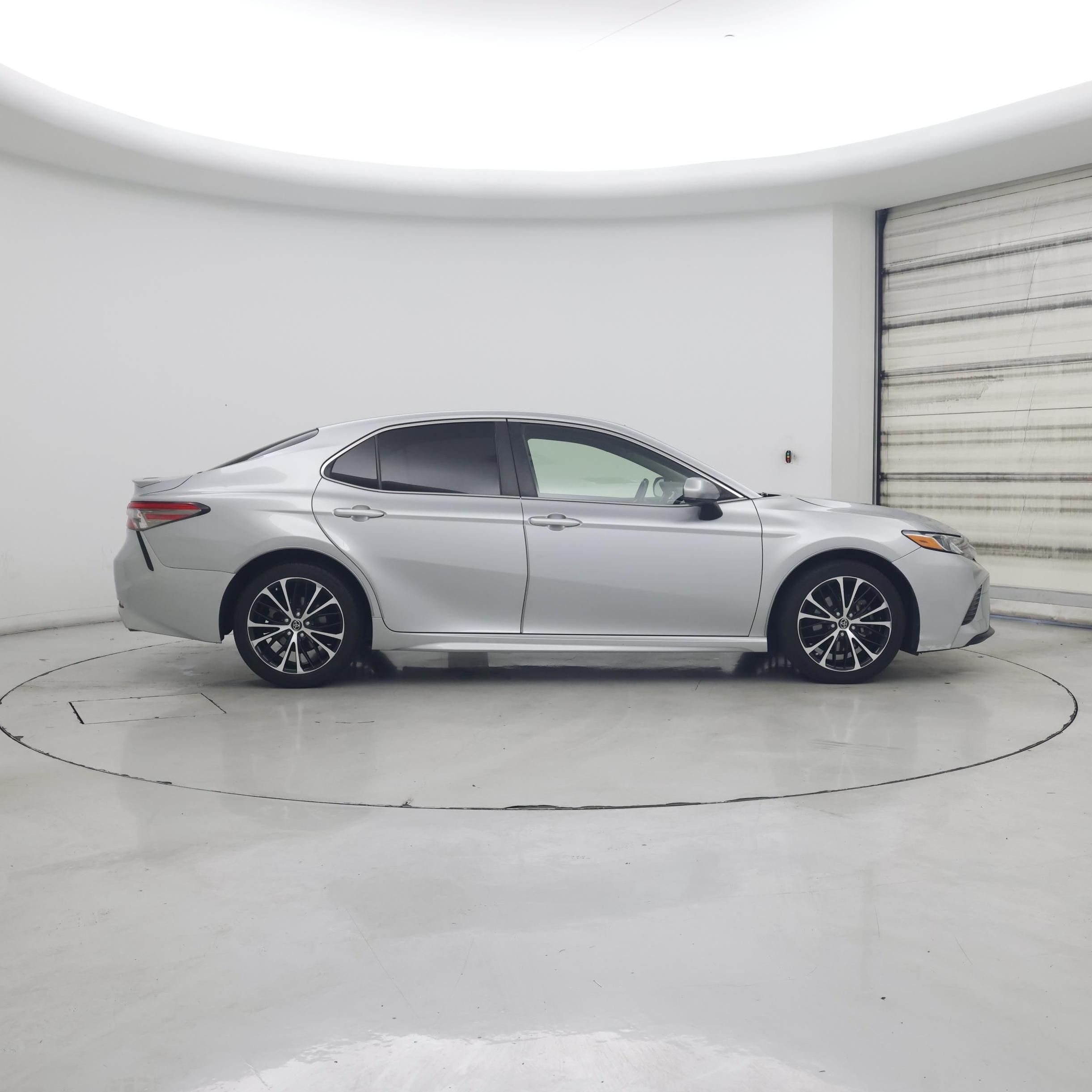 Thumbnail: 2018 Toyota Camry - 7