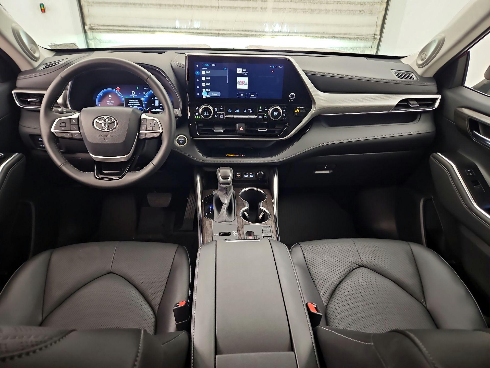 Thumbnail: 2026 Toyota Highlander - 9