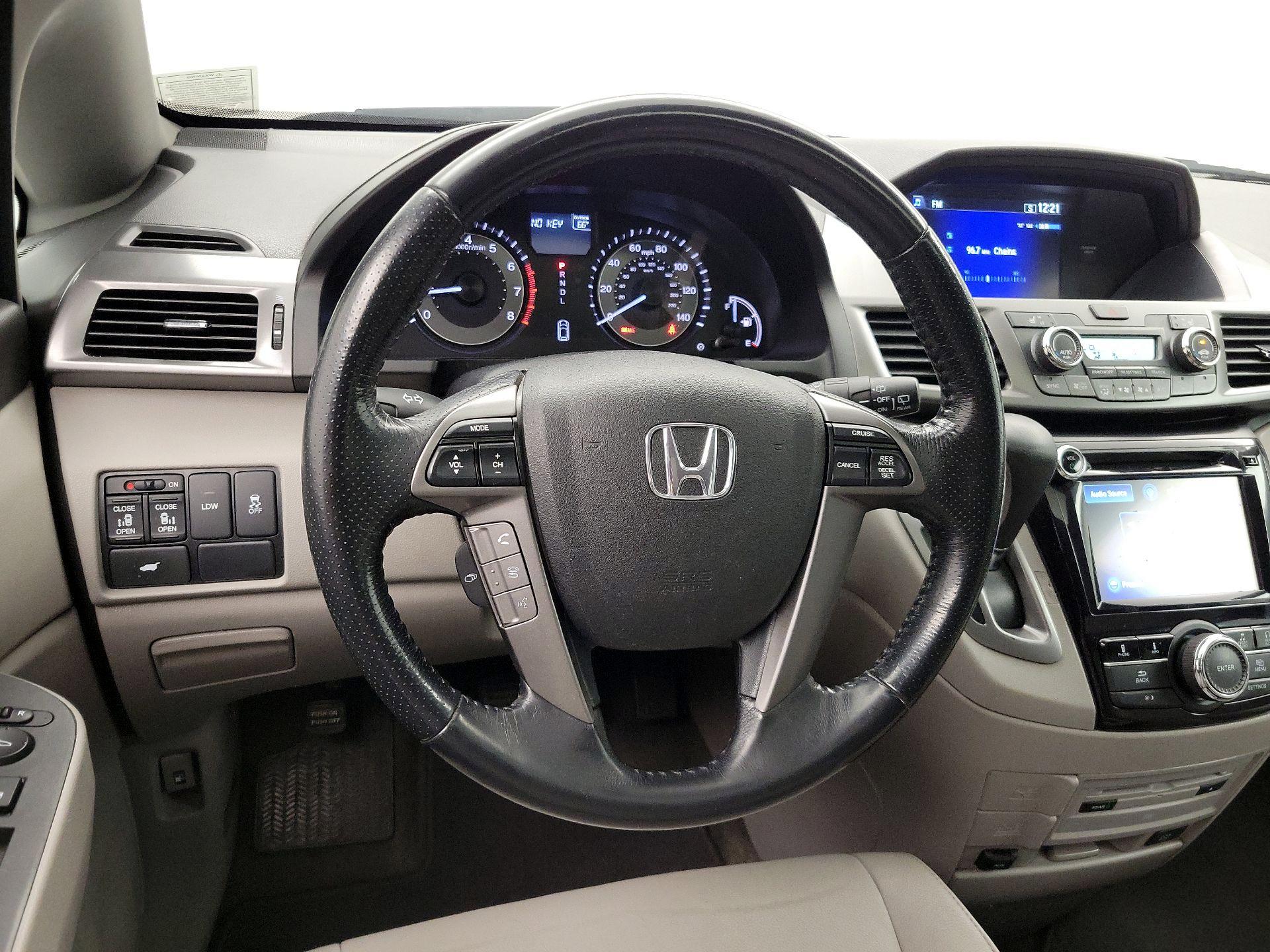 Thumbnail: 2017 Honda Odyssey - 10