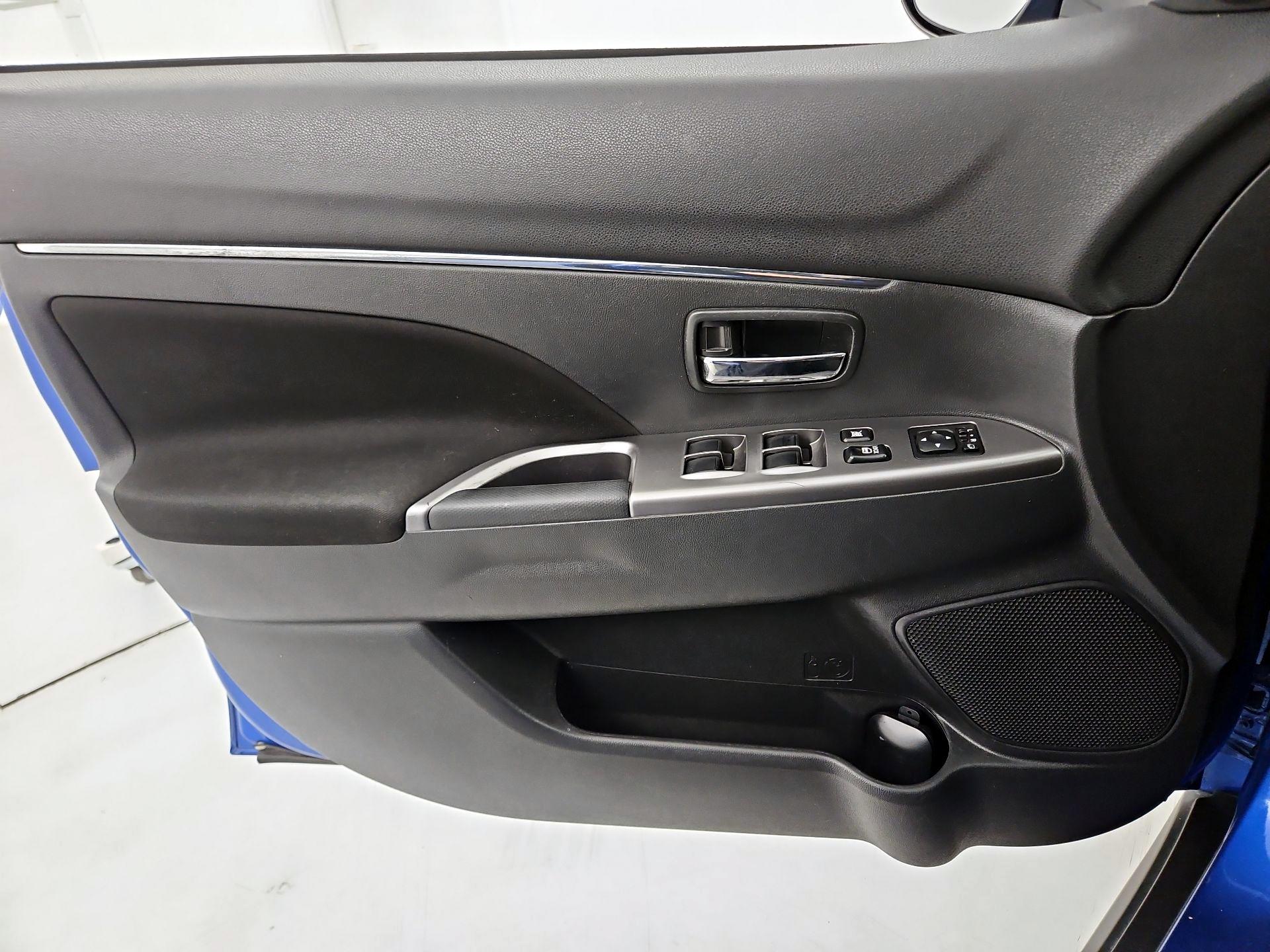 Thumbnail: 2021 Mitsubishi Outlander Sport - 12