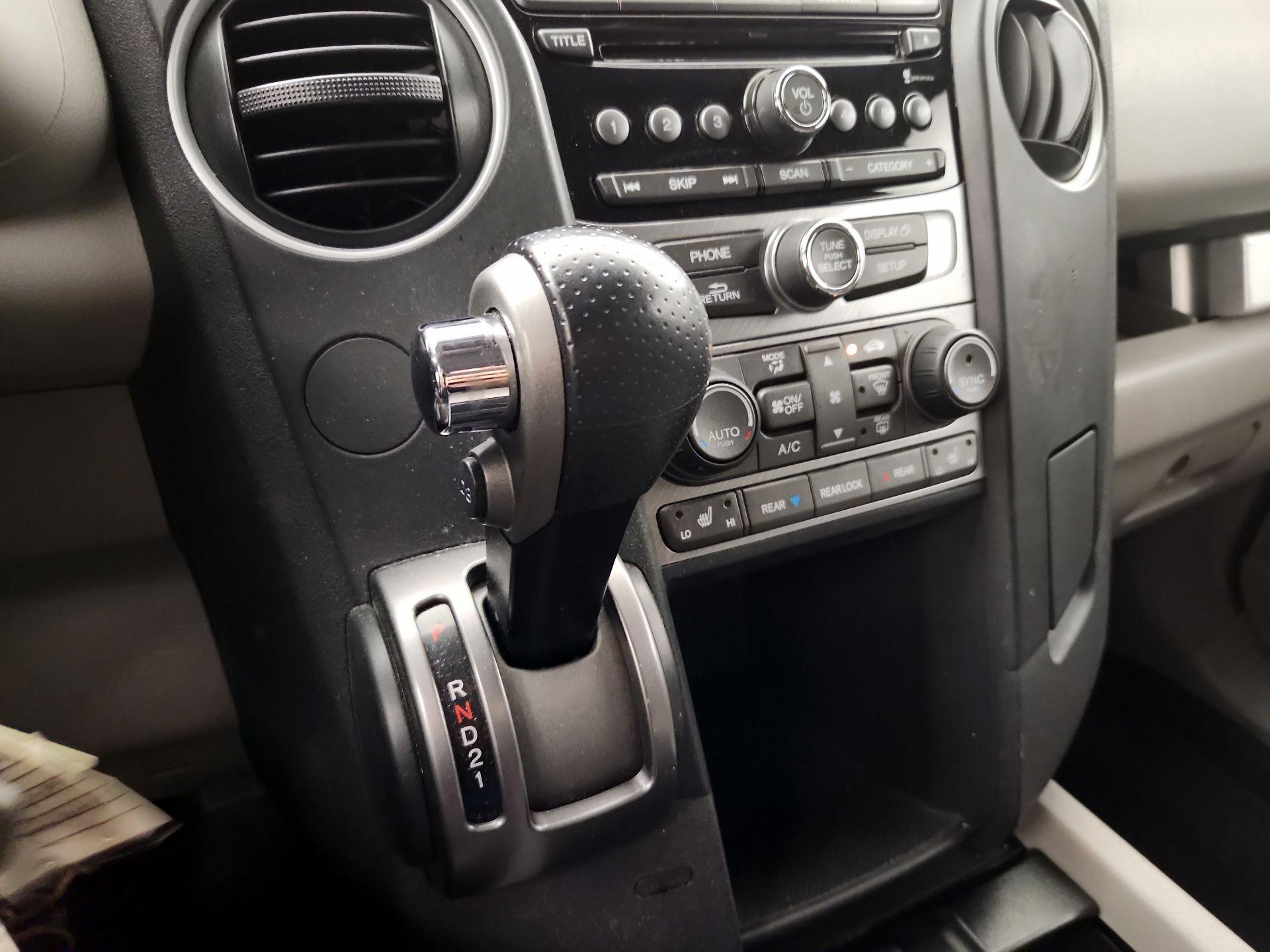 Thumbnail: 2015 Honda Pilot - 17