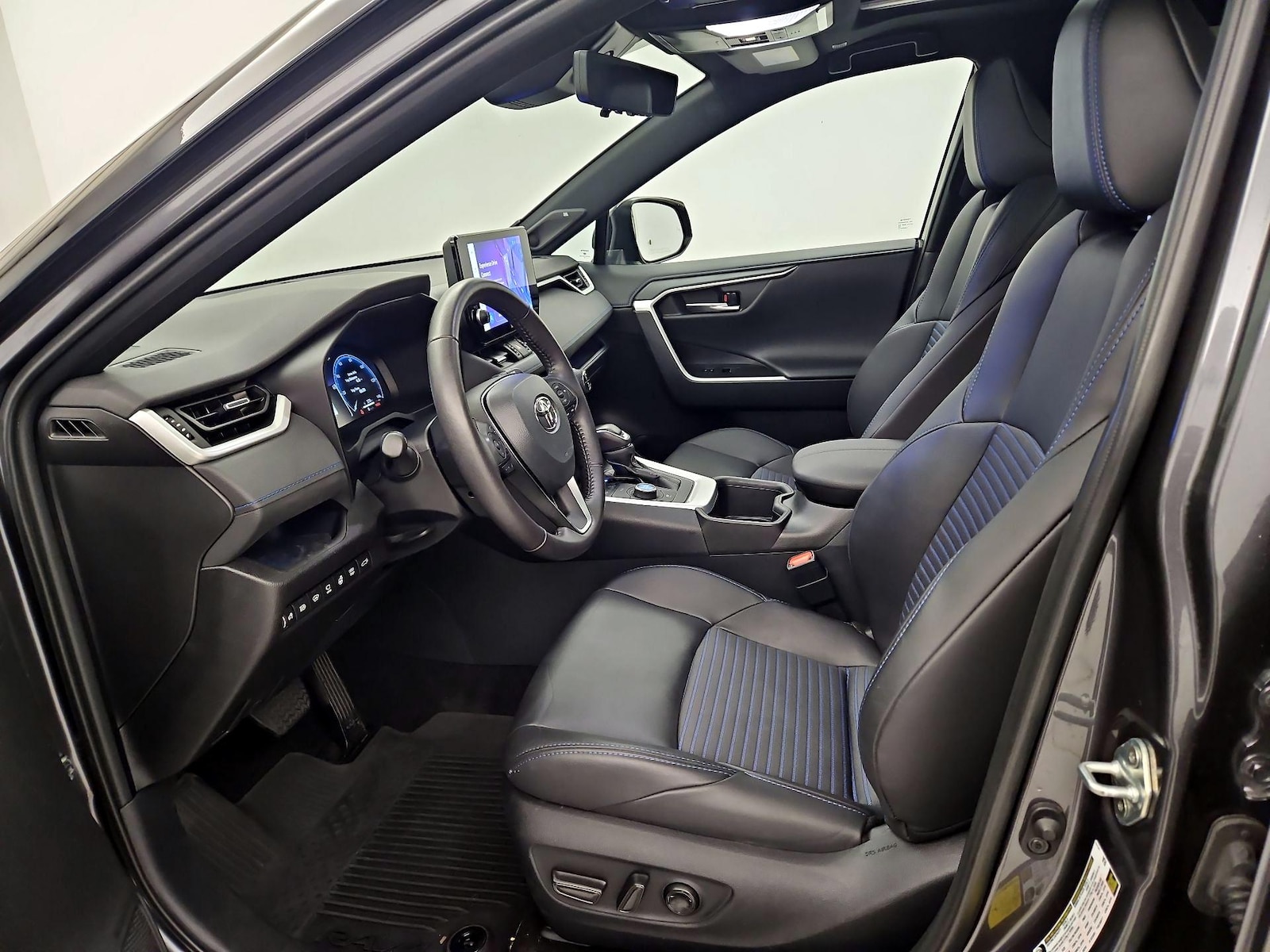 2024 Toyota RAV4 XSE - Photo 12