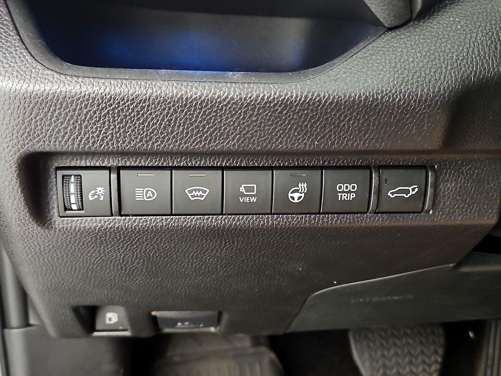 2024 Toyota RAV4 XSE - Photo 14