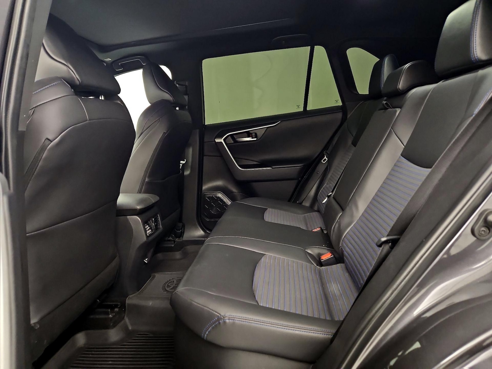 2024 Toyota RAV4 XSE - Photo 21