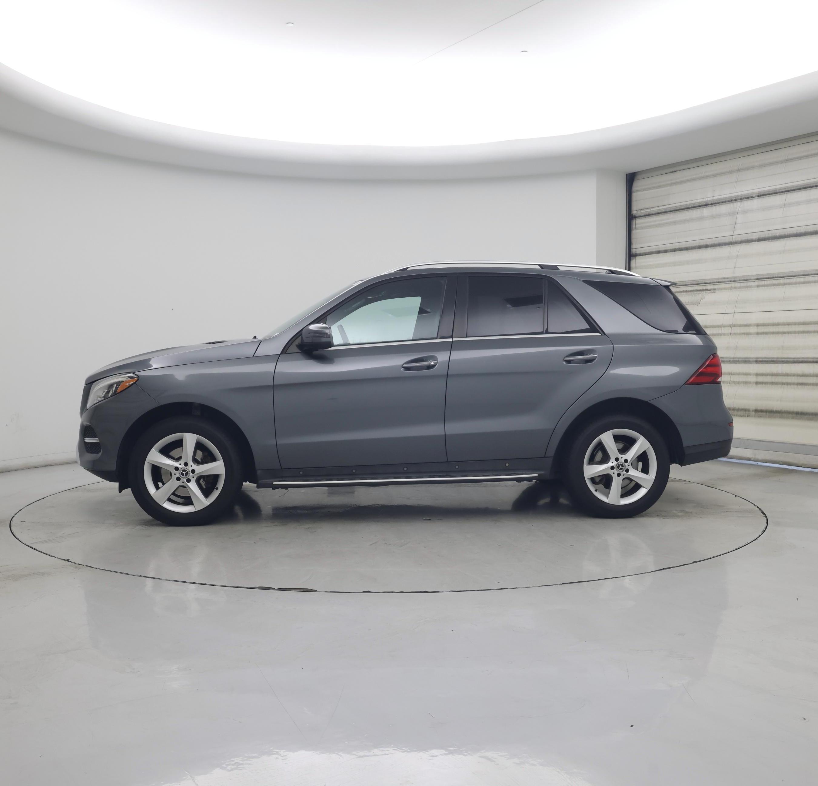 Thumbnail: 2017 Mercedes-Benz GLE - 3