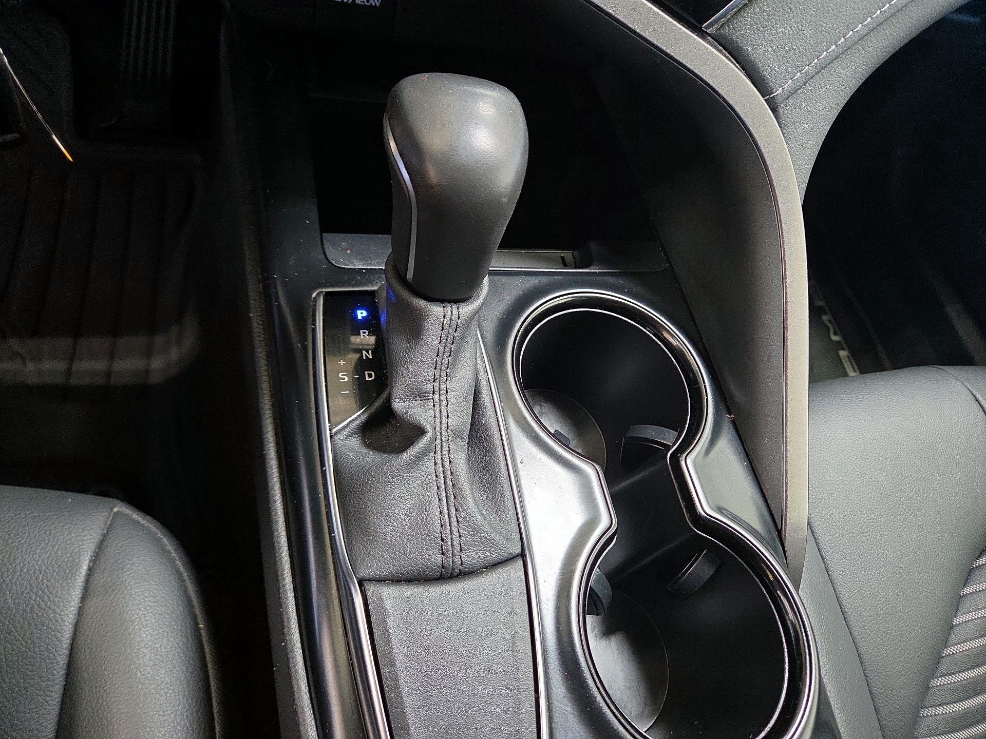 Thumbnail: 2020 Toyota Camry - 15
