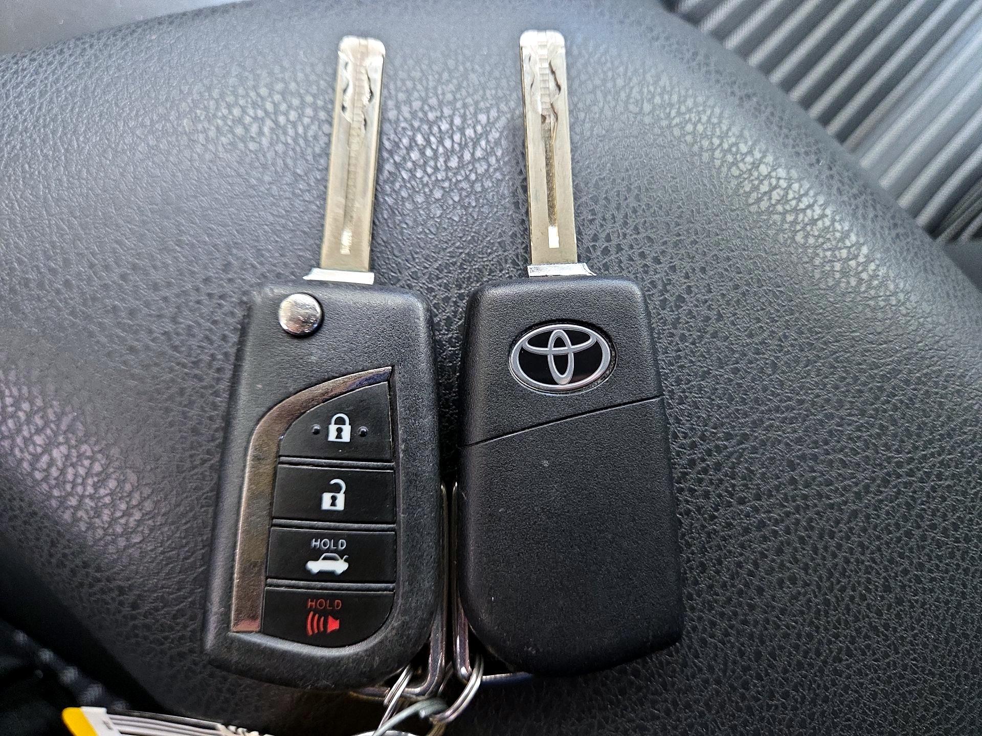 Thumbnail: 2020 Toyota Camry - 20