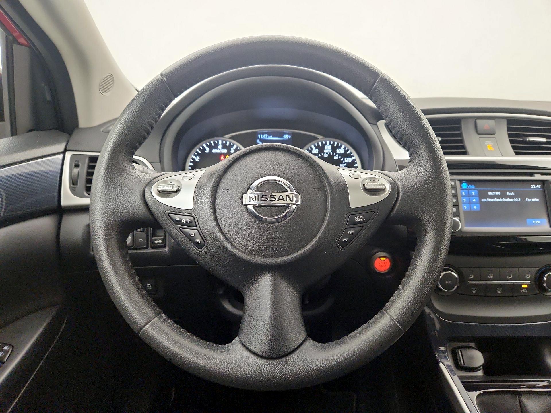 Thumbnail: 2017 Nissan Sentra - 10