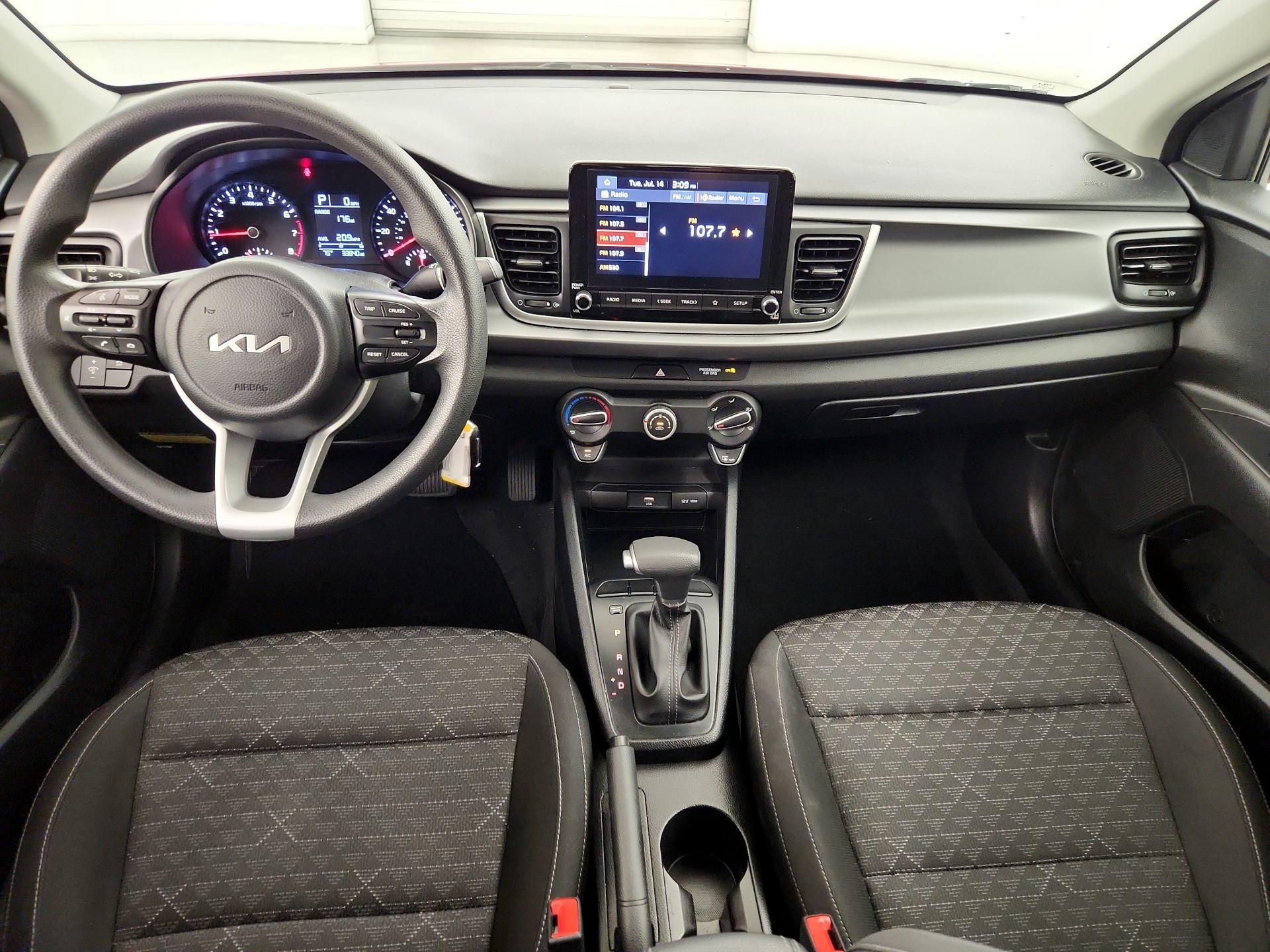 Thumbnail: 2022 Kia Rio - 9