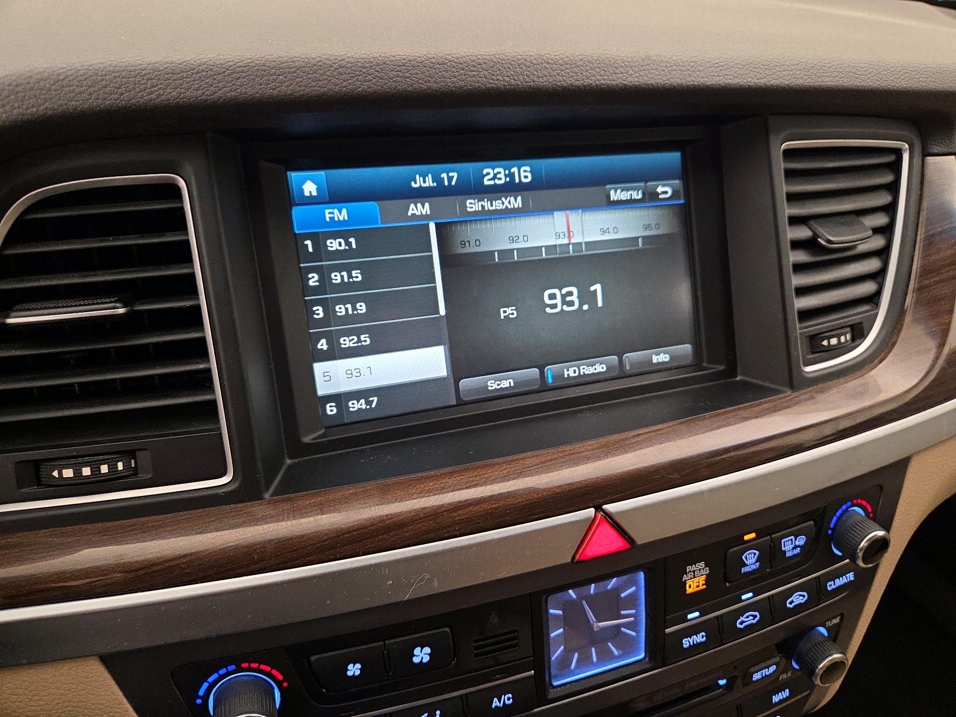 Thumbnail: 2016 Hyundai Genesis - 15