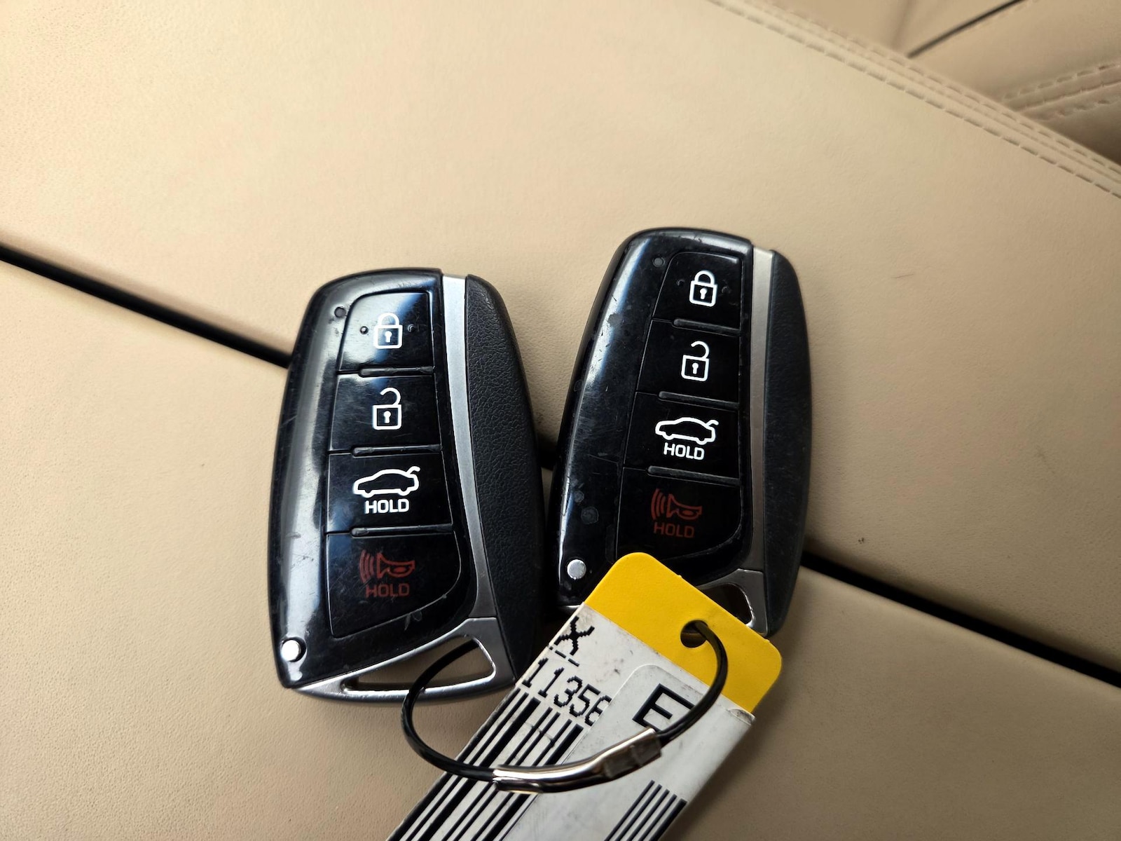 2016 Hyundai Genesis Base - Photo 24