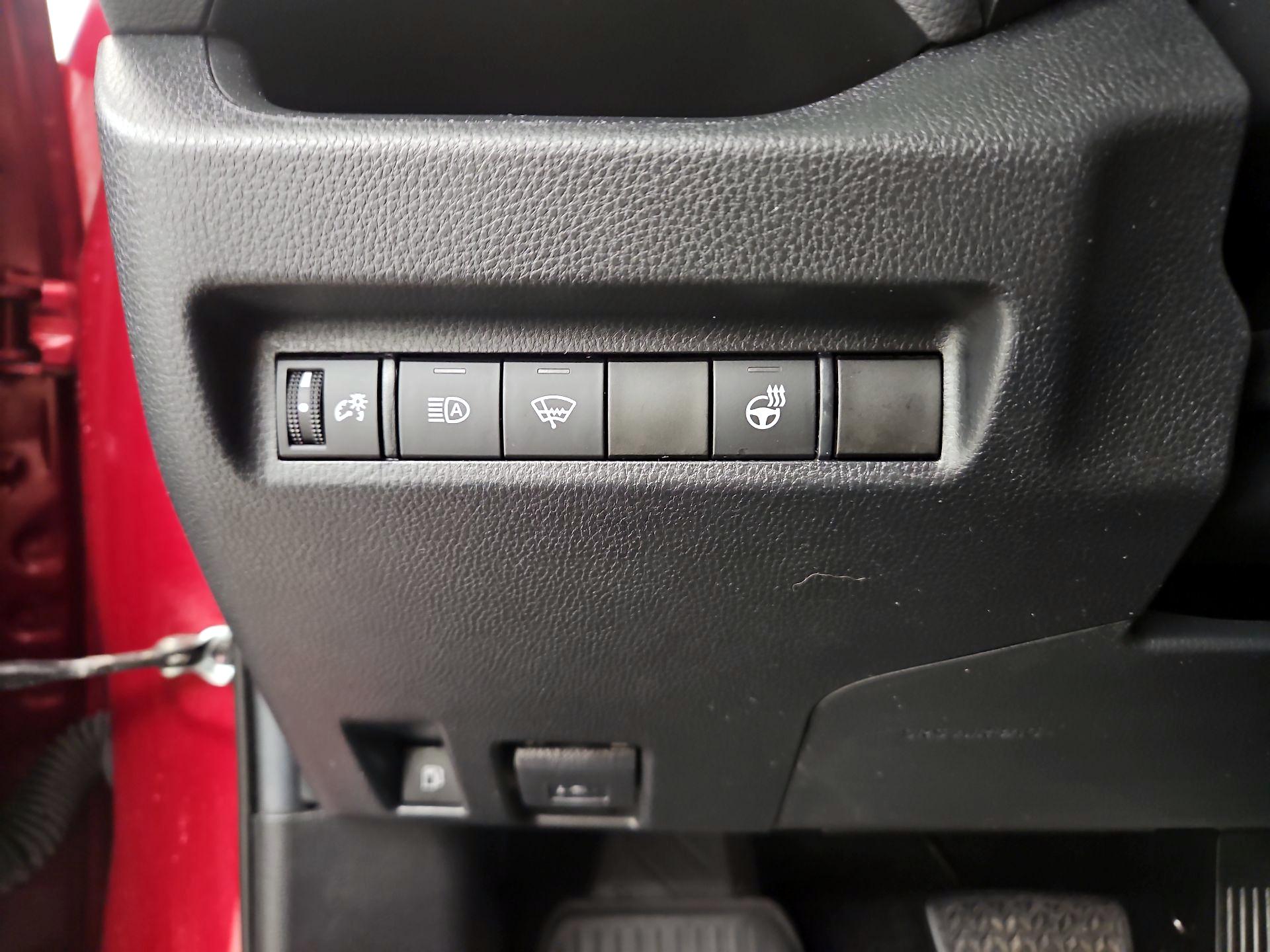 Thumbnail: 2020 Toyota RAV4 - 13