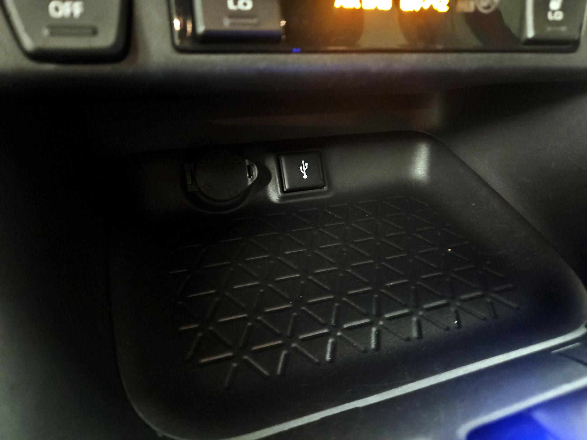Thumbnail: 2020 Toyota RAV4 - 19