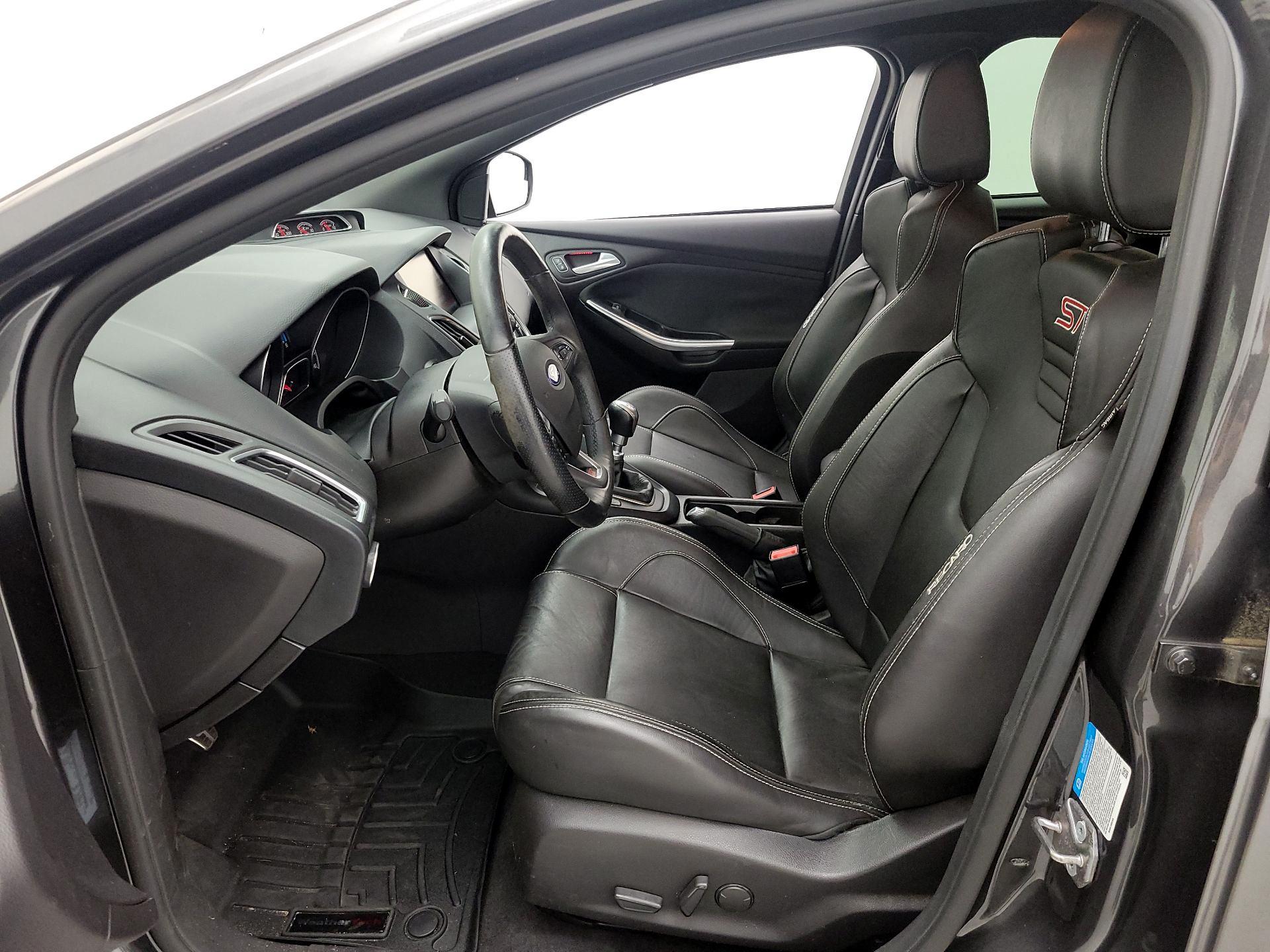 Thumbnail: 2015 Ford Focus - 11