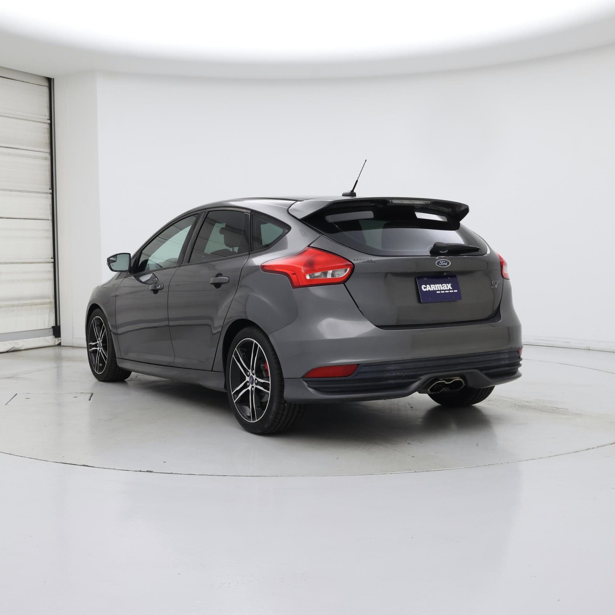 Thumbnail: 2015 Ford Focus - 2