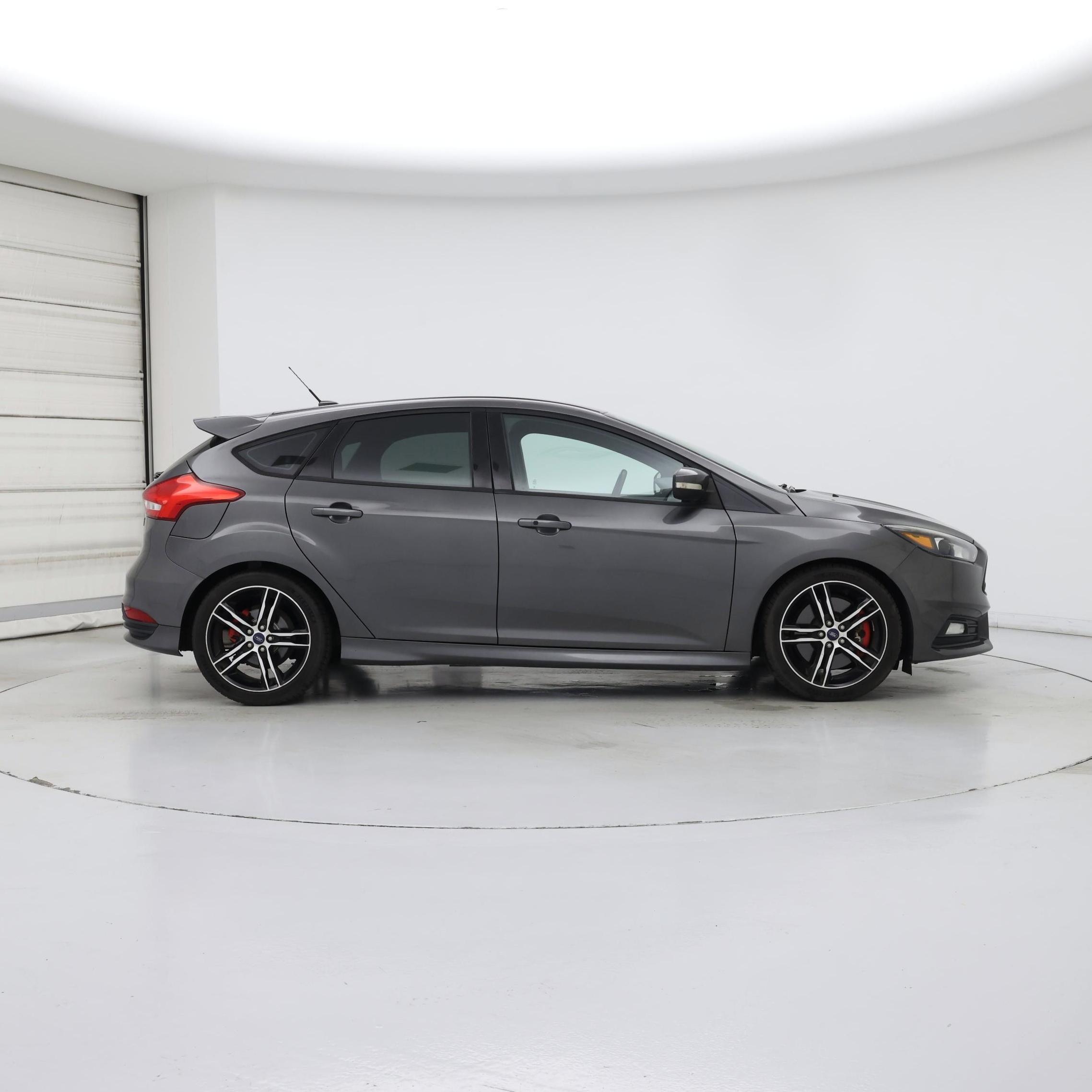 Thumbnail: 2015 Ford Focus - 7