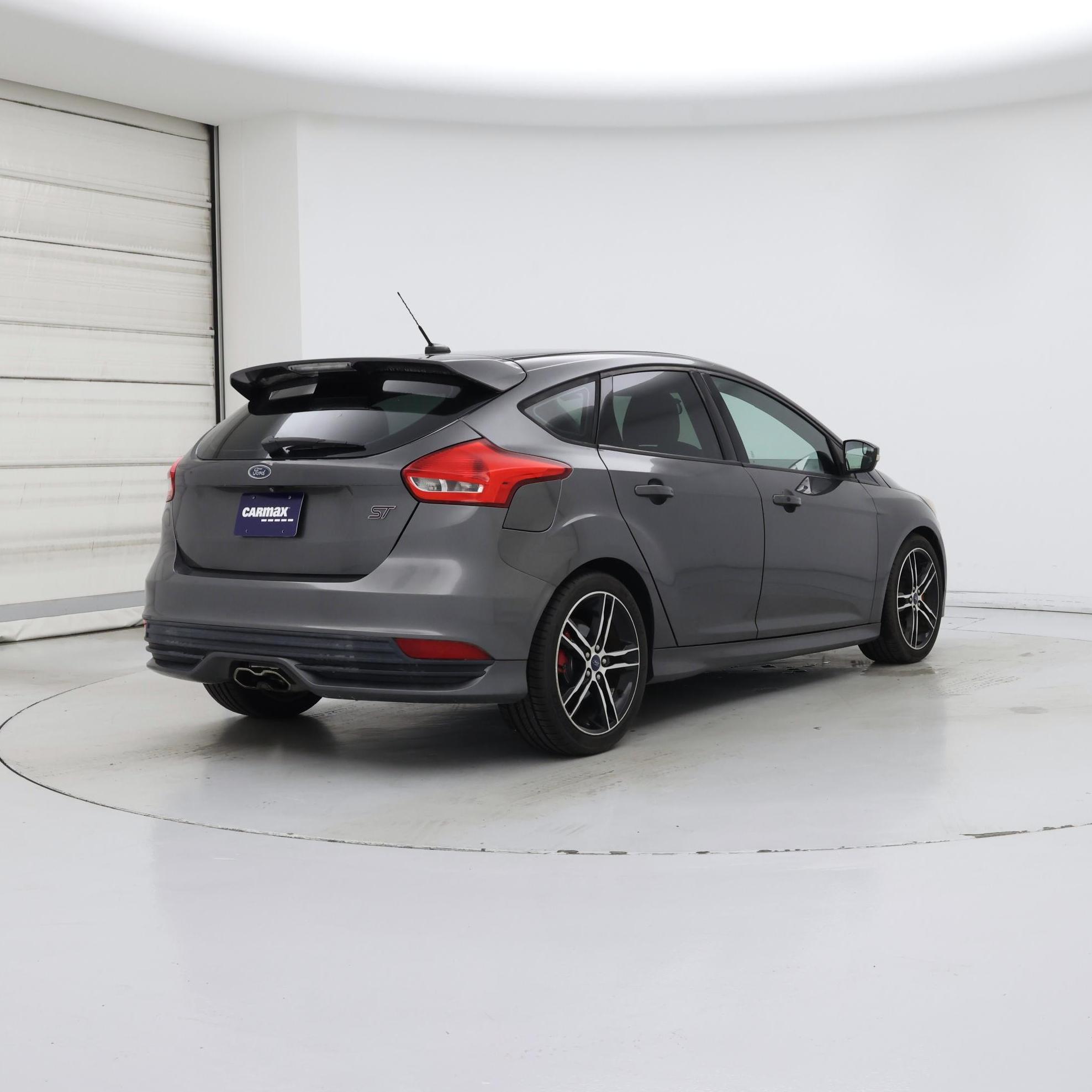 Thumbnail: 2015 Ford Focus - 8