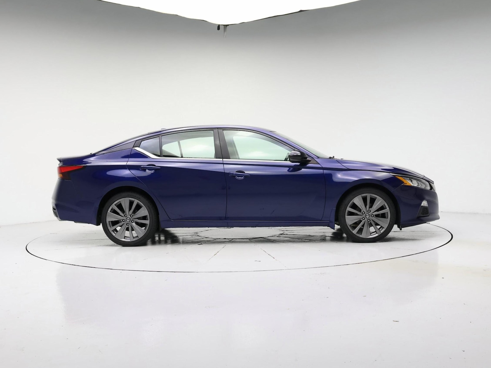 2019 Nissan Altima SR - Photo 8