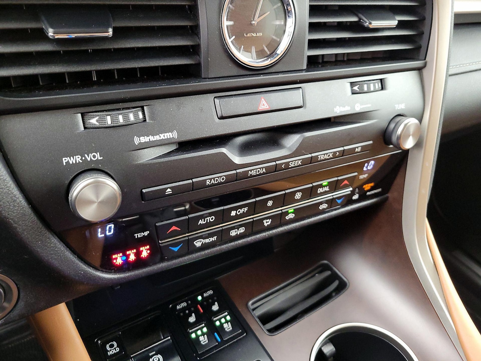 2021 Lexus RX 350 - Photo 17