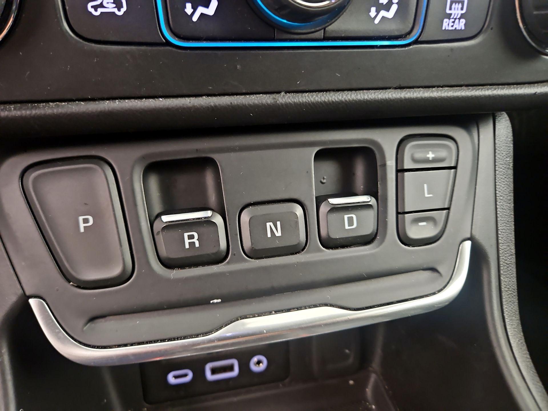 Thumbnail: 2019 GMC Terrain - 17