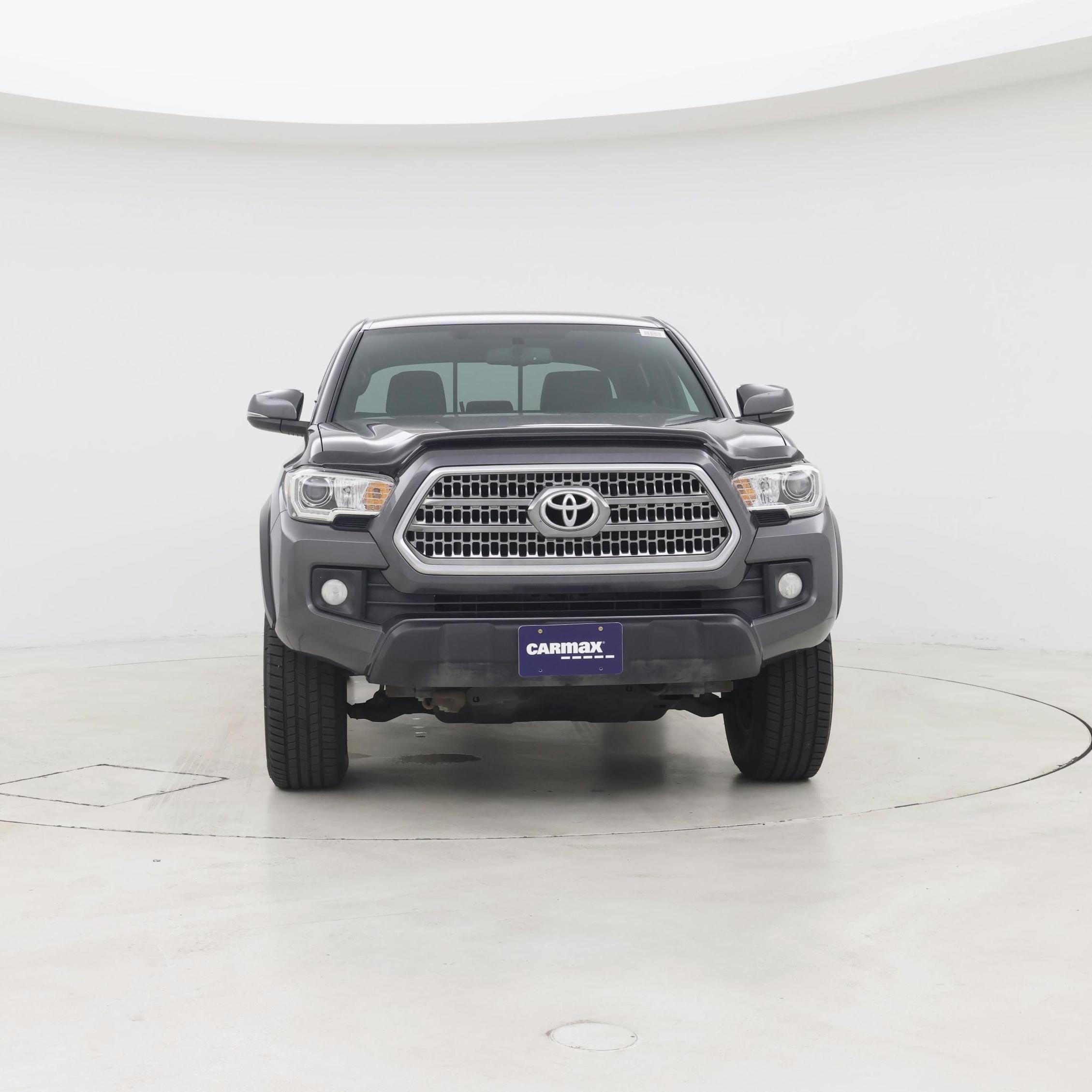 Thumbnail: 2017 Toyota Tacoma - 5