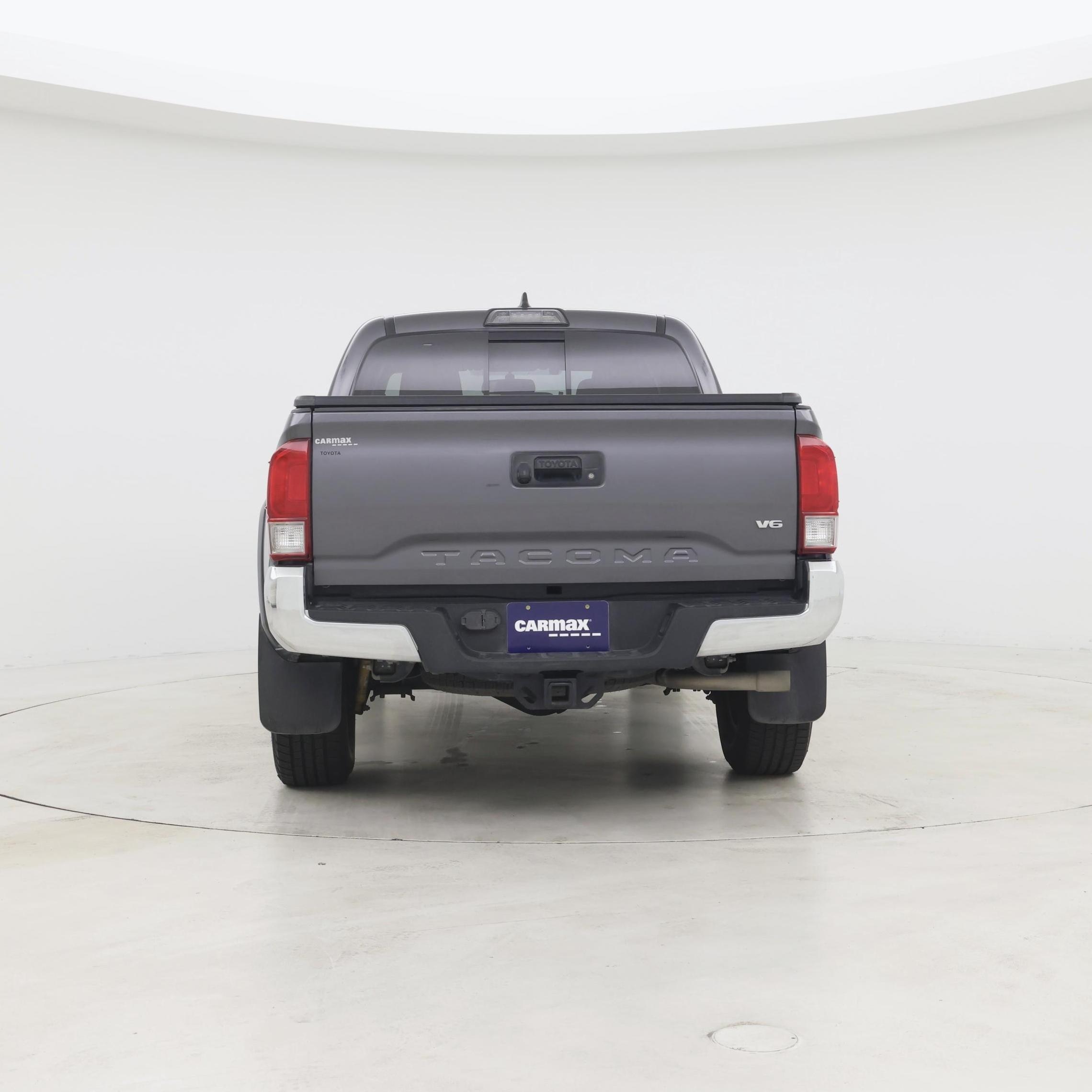 Thumbnail: 2017 Toyota Tacoma - 6
