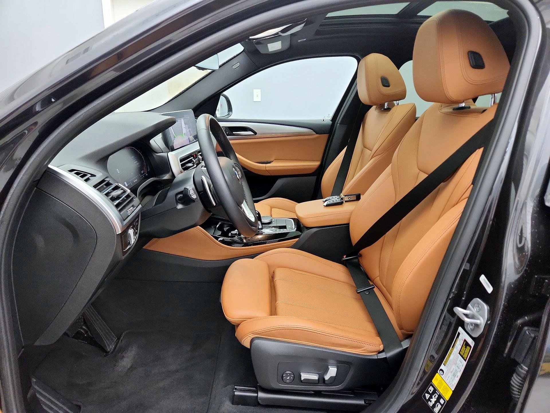 Thumbnail: 2023 BMW X4 - 11