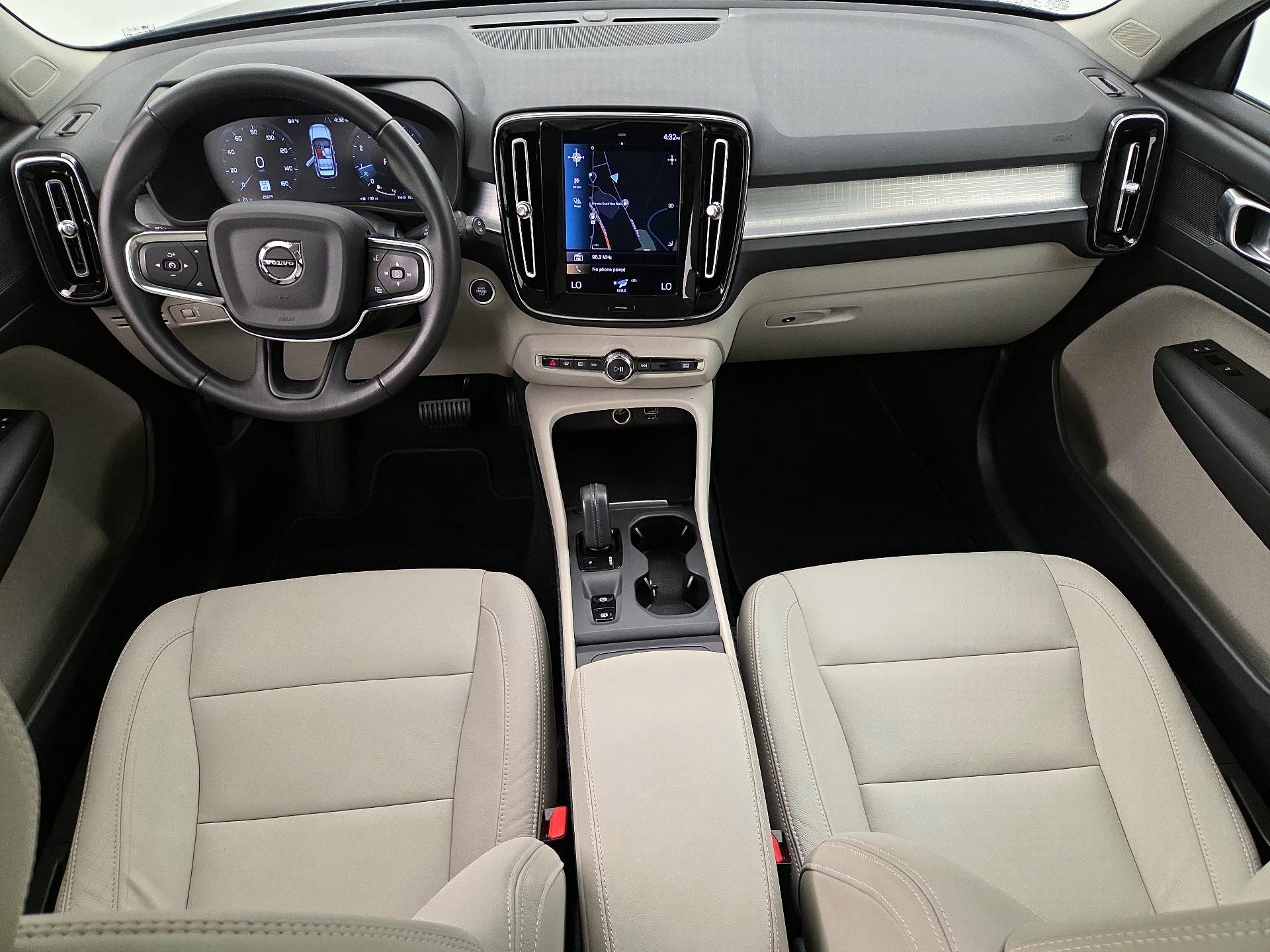 Thumbnail: 2021 Volvo XC40 - 9