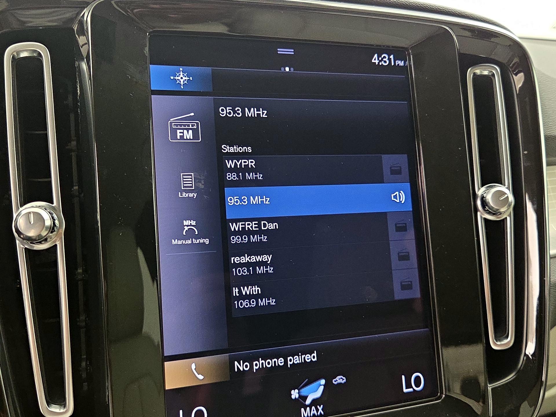 Thumbnail: 2021 Volvo XC40 - 16