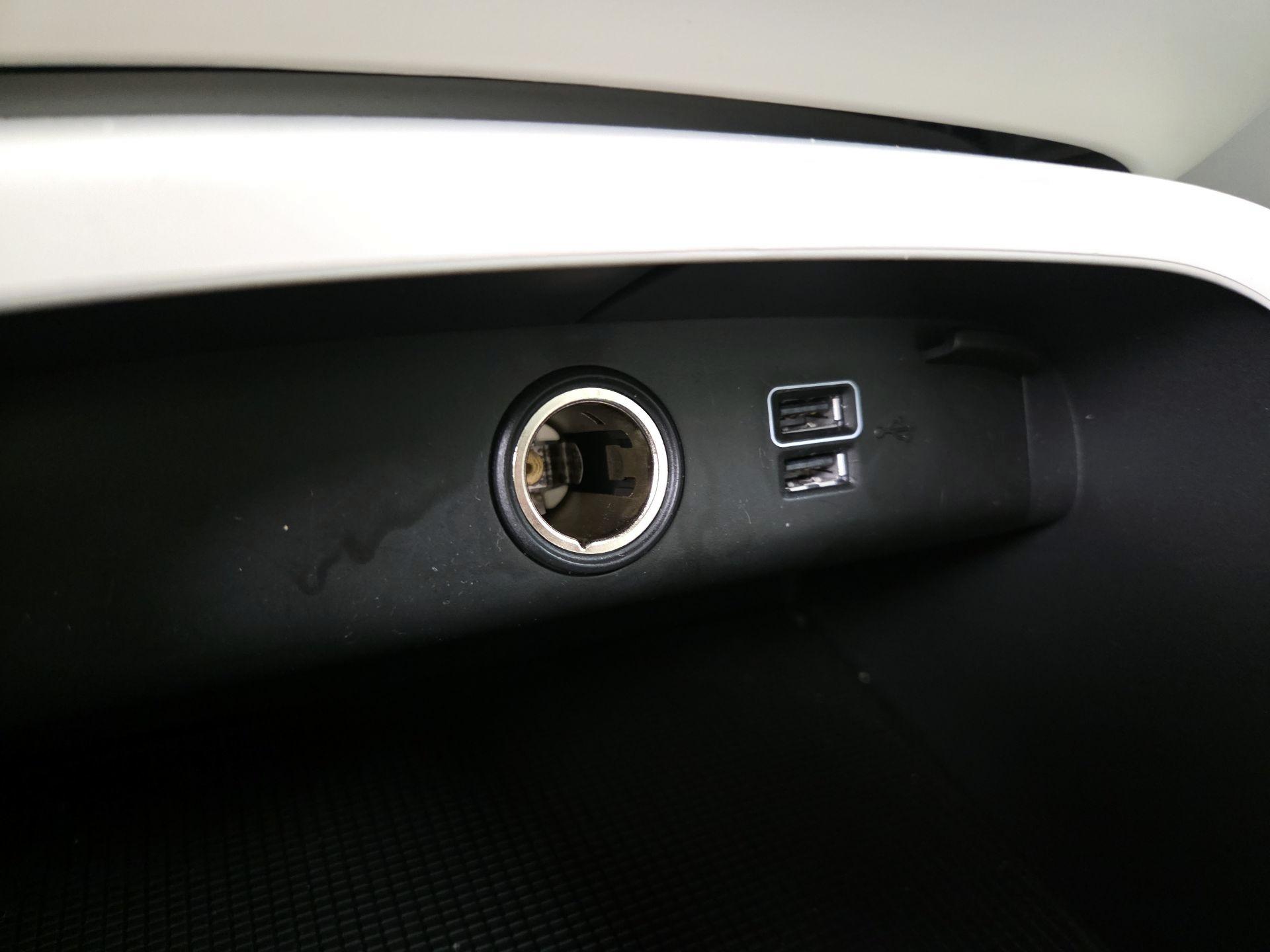 Thumbnail: 2021 Volvo XC40 - 19