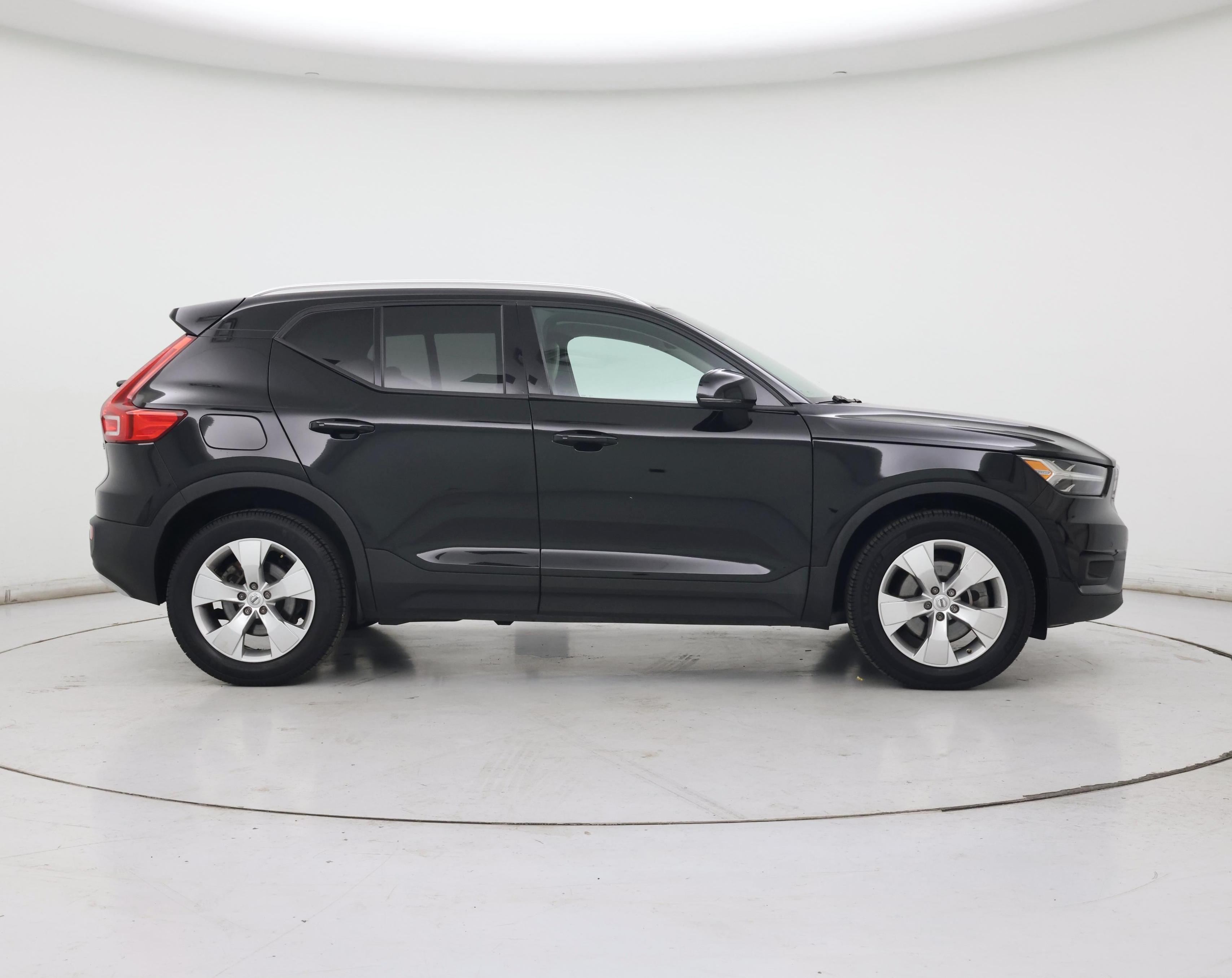 Thumbnail: 2021 Volvo XC40 - 7