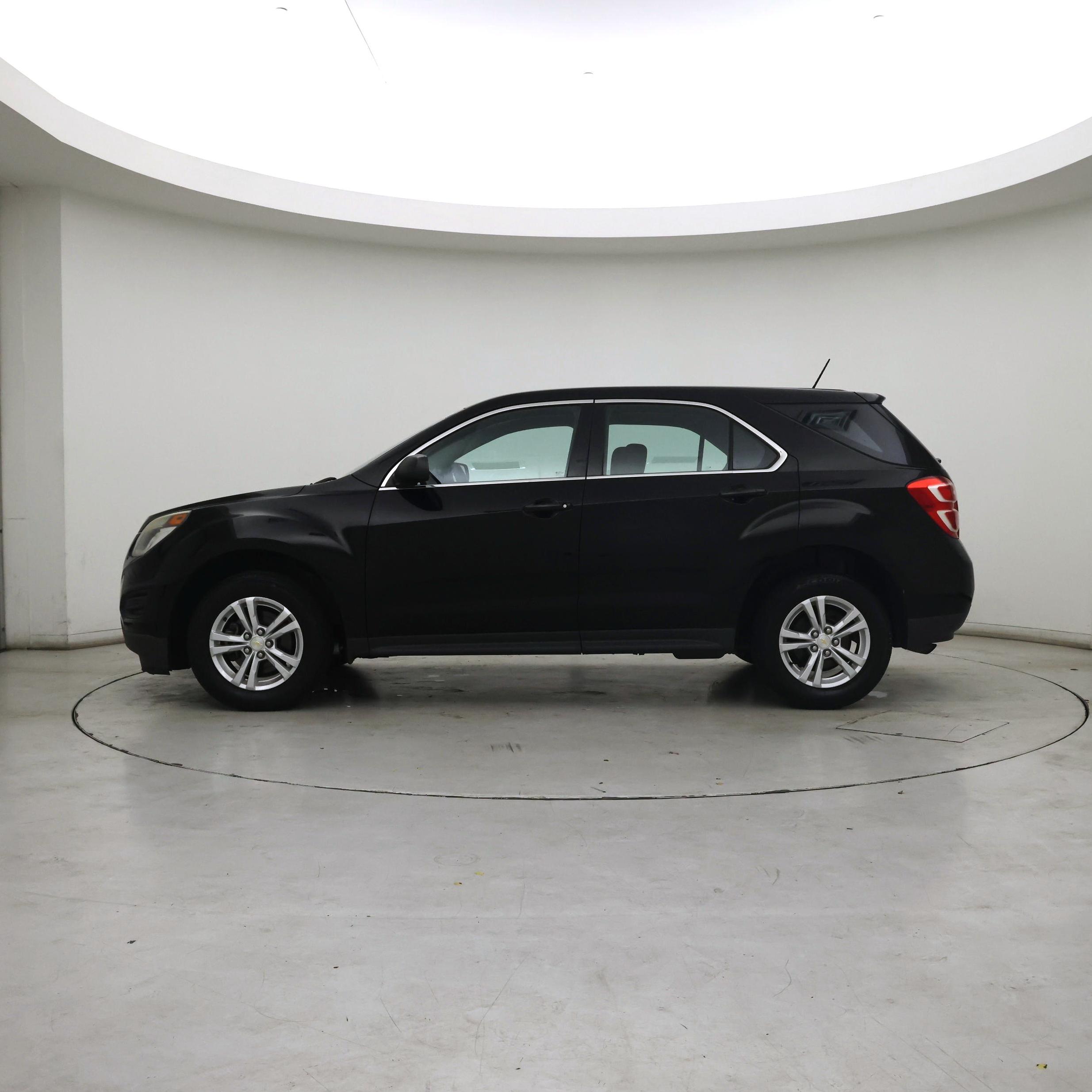 Thumbnail: 2017 Chevrolet Equinox - 3