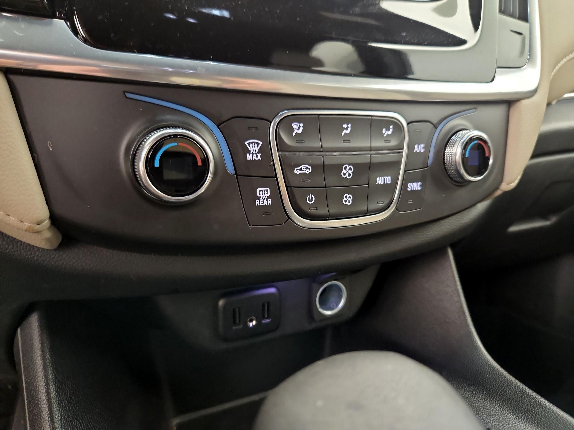 Thumbnail: 2023 Chevrolet Traverse - 16