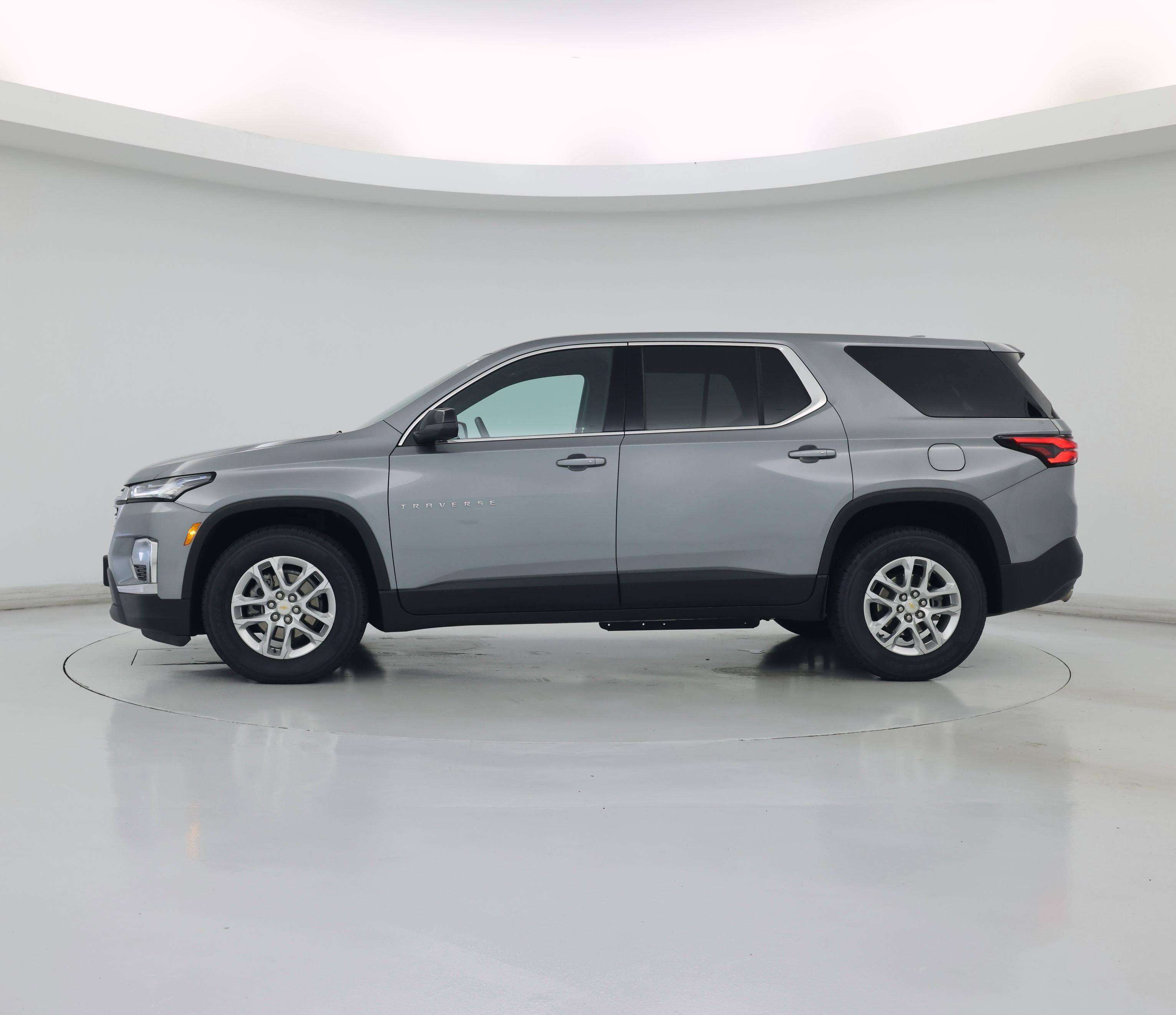 Thumbnail: 2023 Chevrolet Traverse - 3