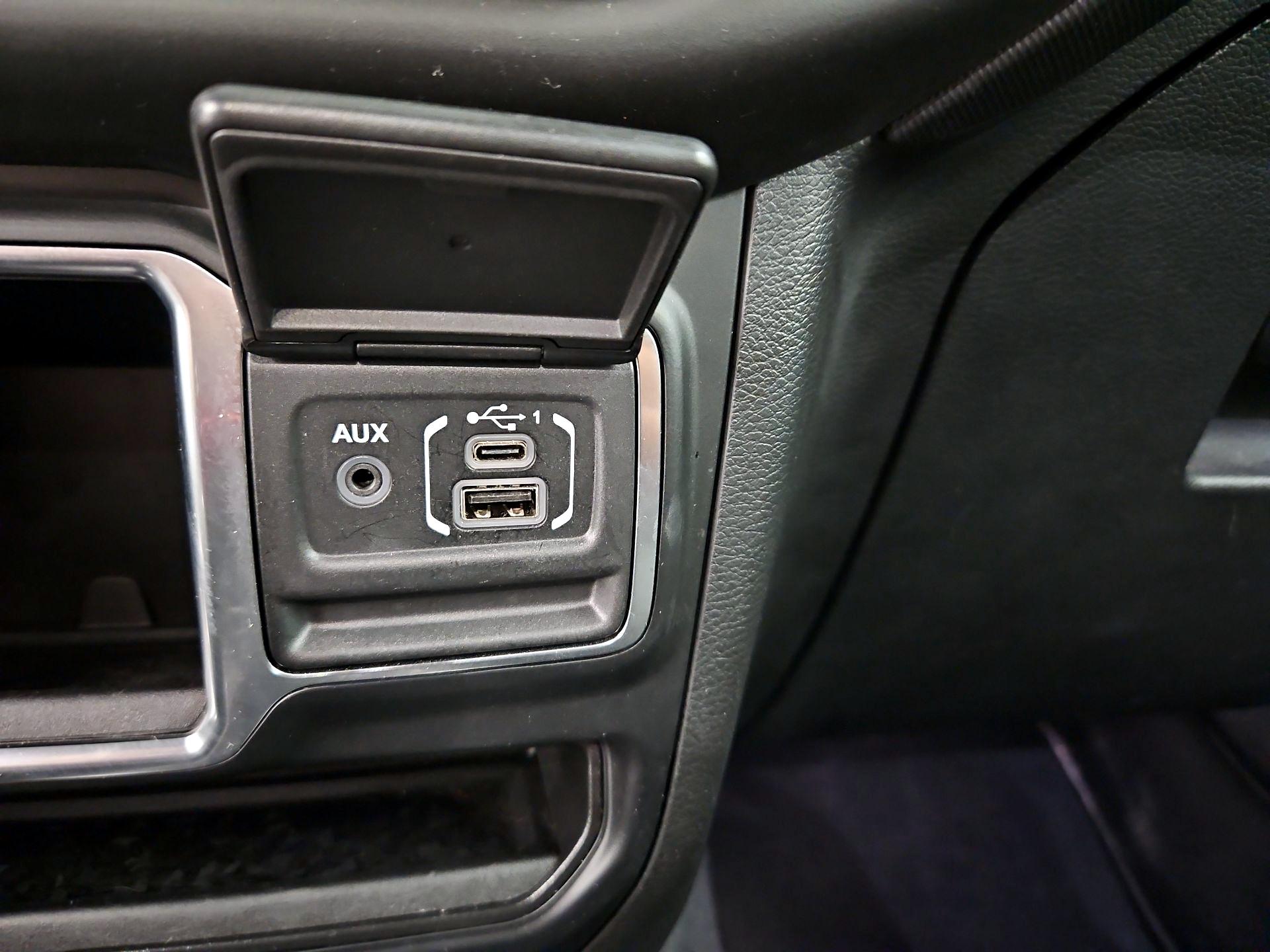 Thumbnail: 2023 Jeep Gladiator - 18