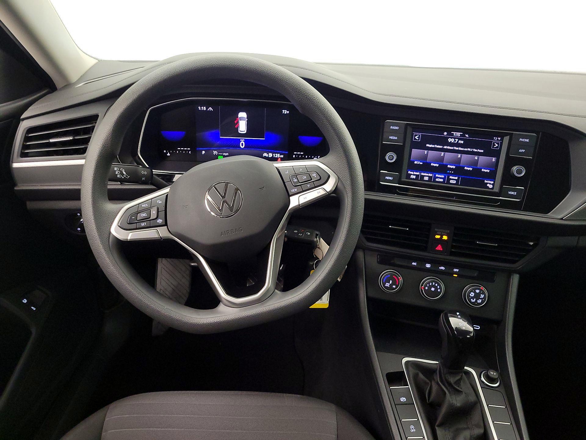 Thumbnail: 2023 Volkswagen Jetta - 10