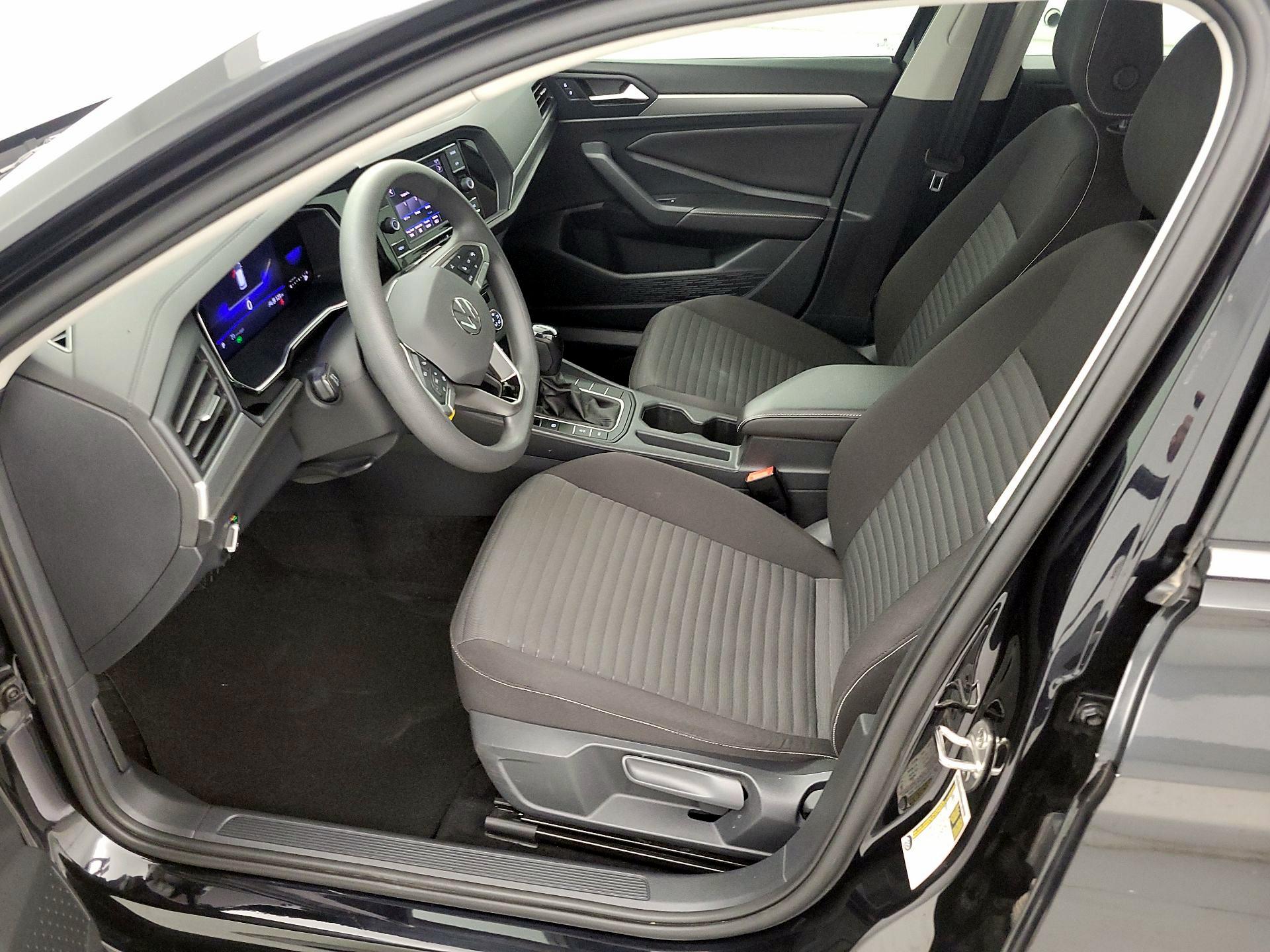 Thumbnail: 2023 Volkswagen Jetta - 11