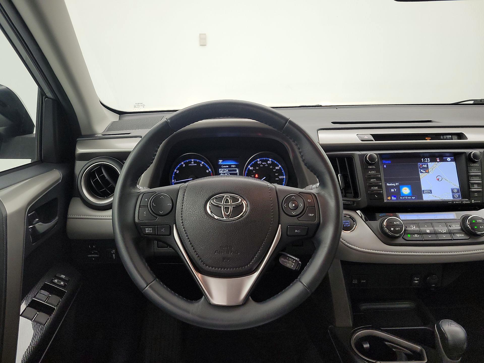 Thumbnail: 2018 Toyota RAV4 - 10