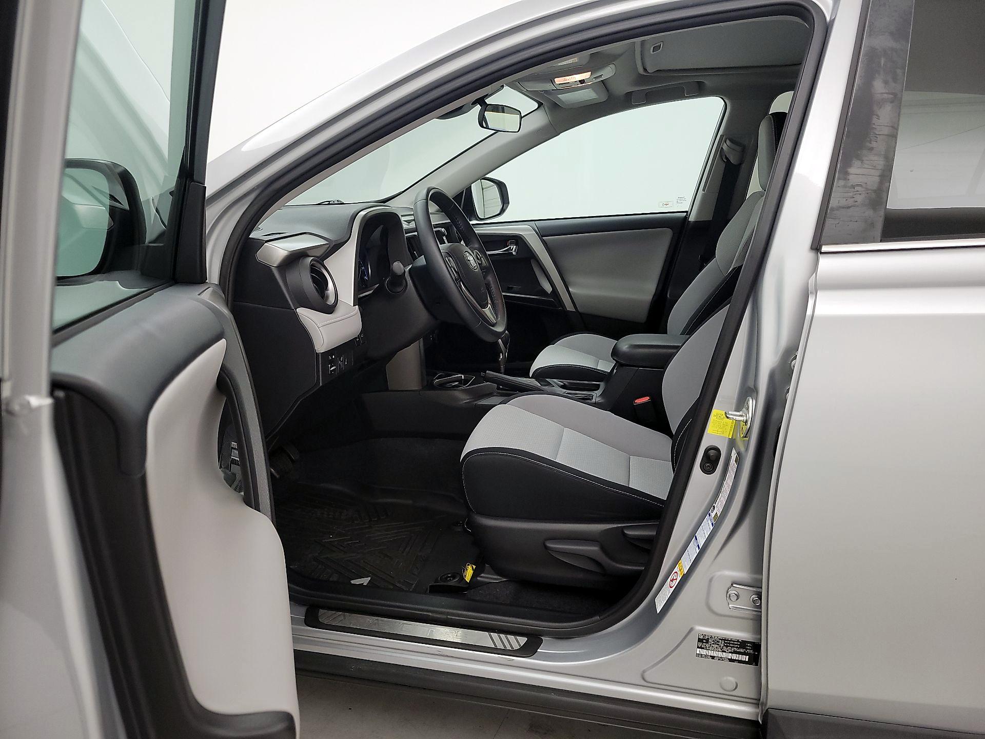 Thumbnail: 2018 Toyota RAV4 - 11