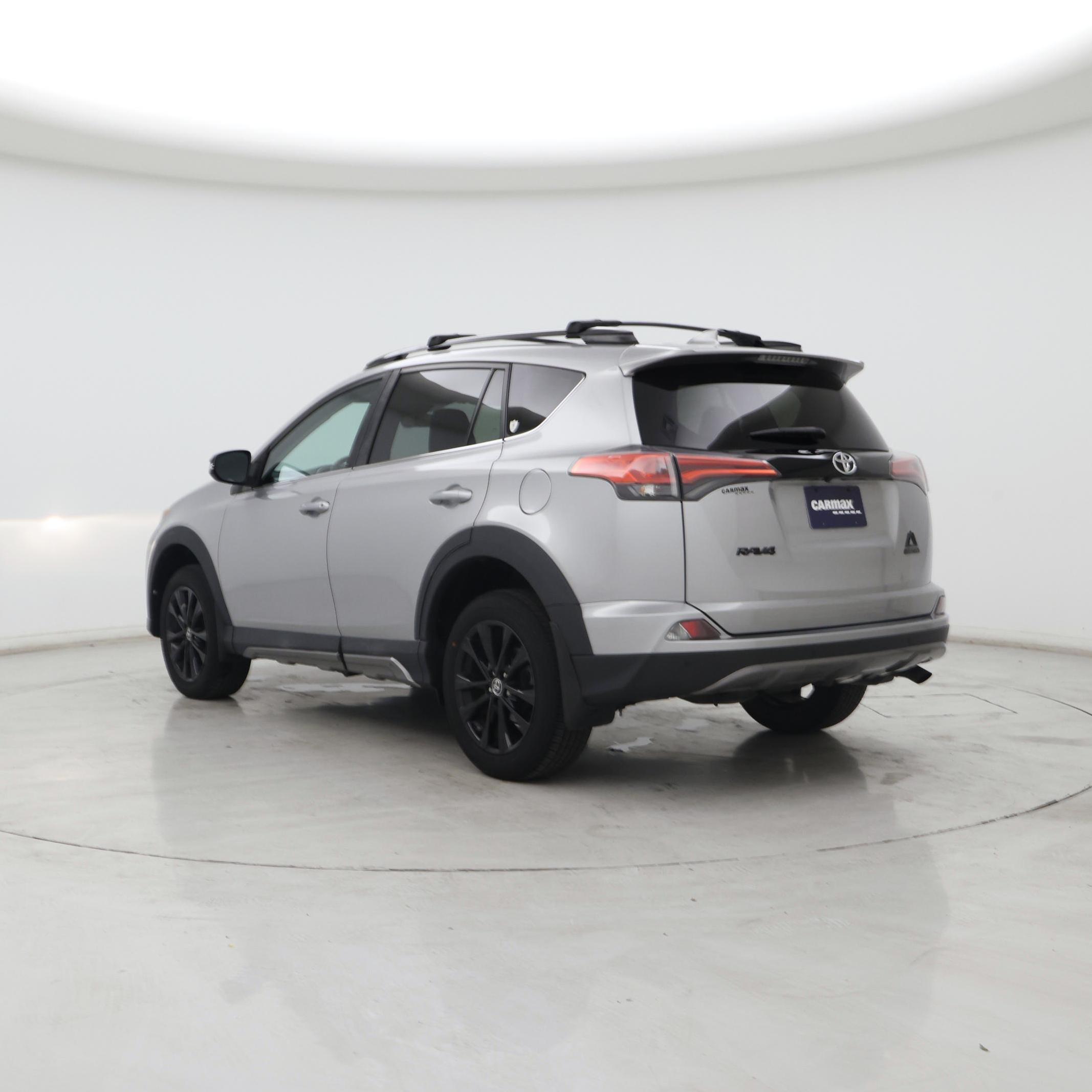 Thumbnail: 2018 Toyota RAV4 - 2