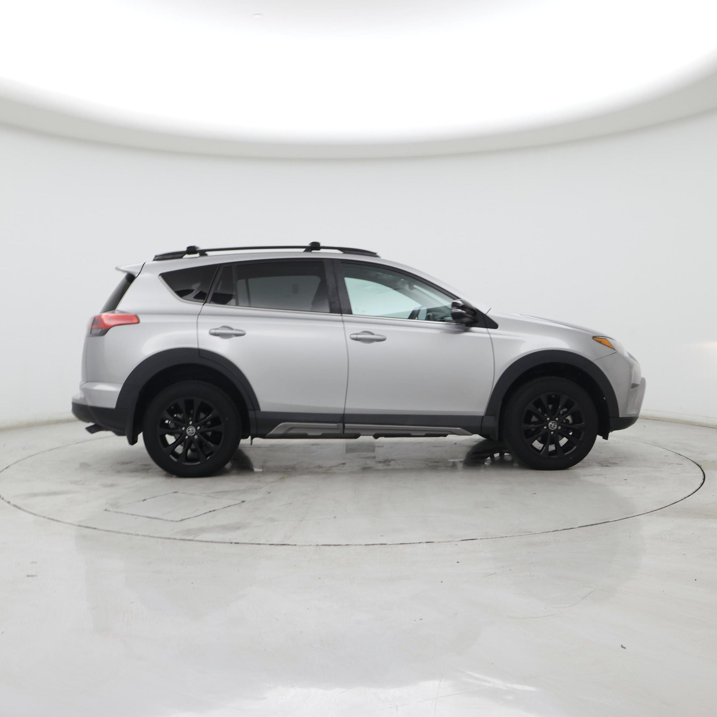 Thumbnail: 2018 Toyota RAV4 - 7