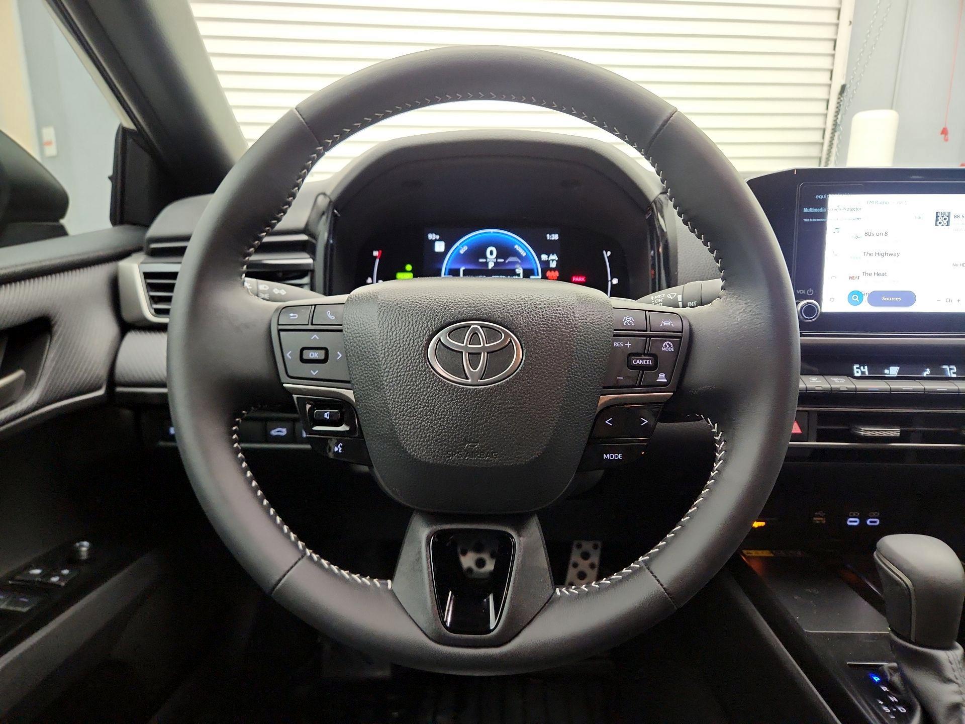 Thumbnail: 2025 Toyota Camry - 10