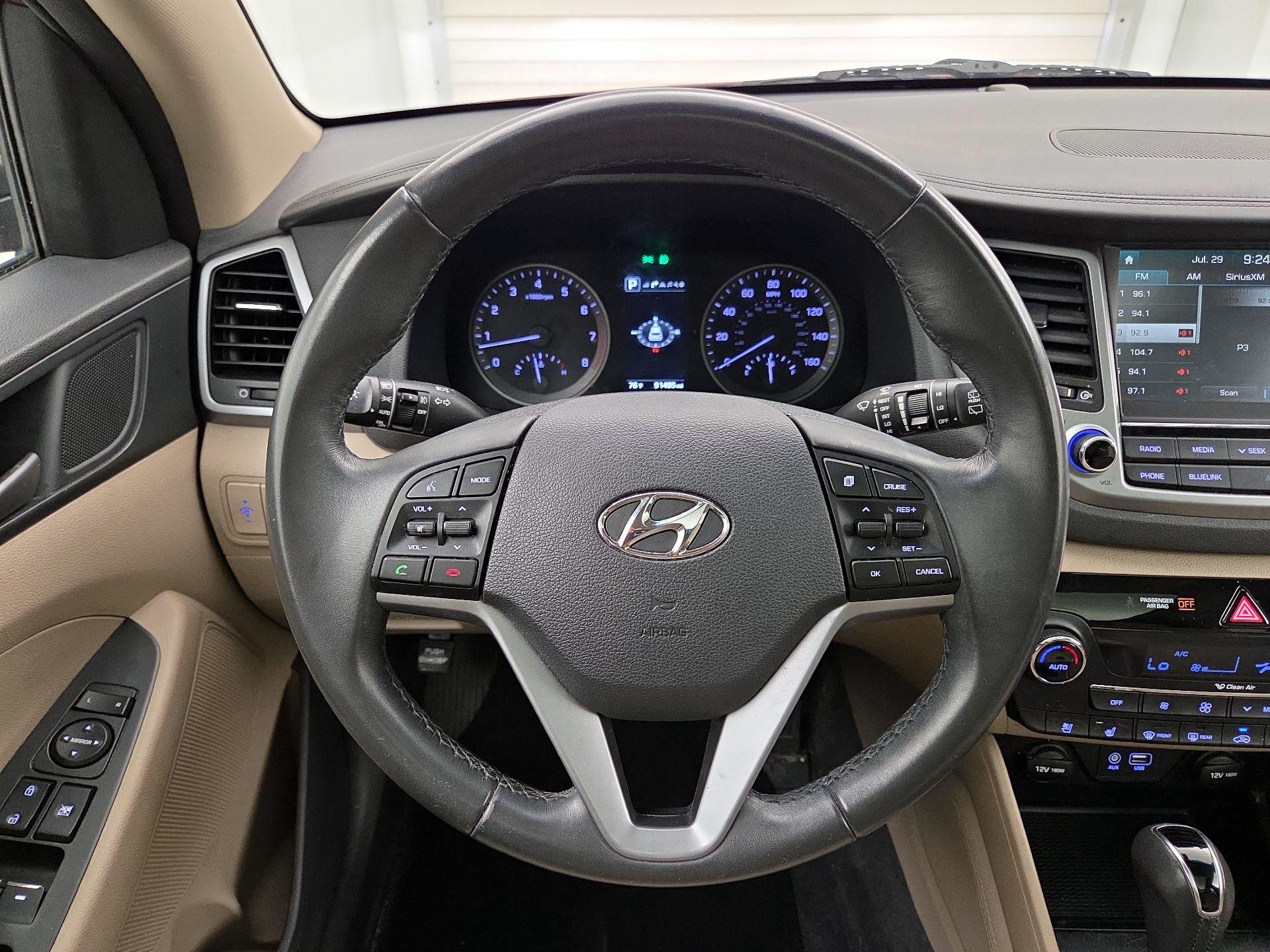 Thumbnail: 2016 Hyundai Tucson - 10